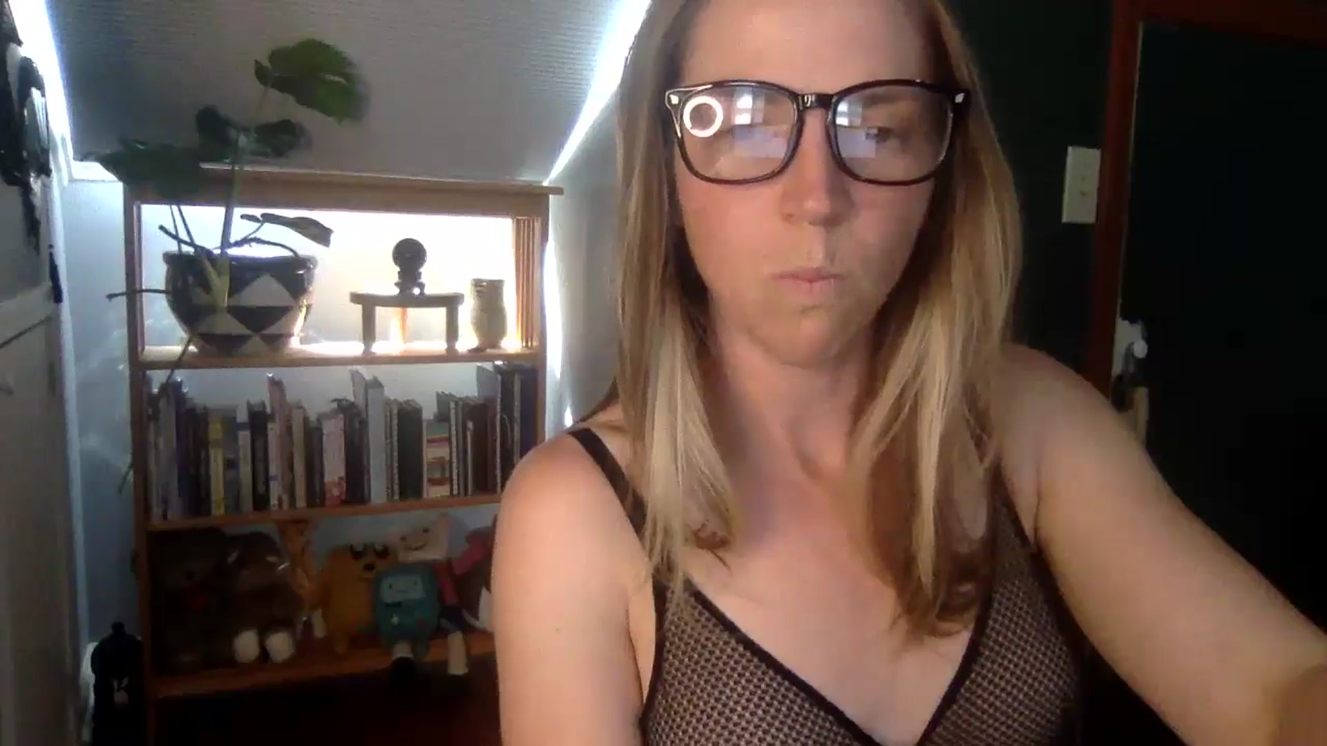 Gallery image thumbnail from GwennieDragon's myfreecams stream on, 06/10/2024, 19:55 image 5 of 20