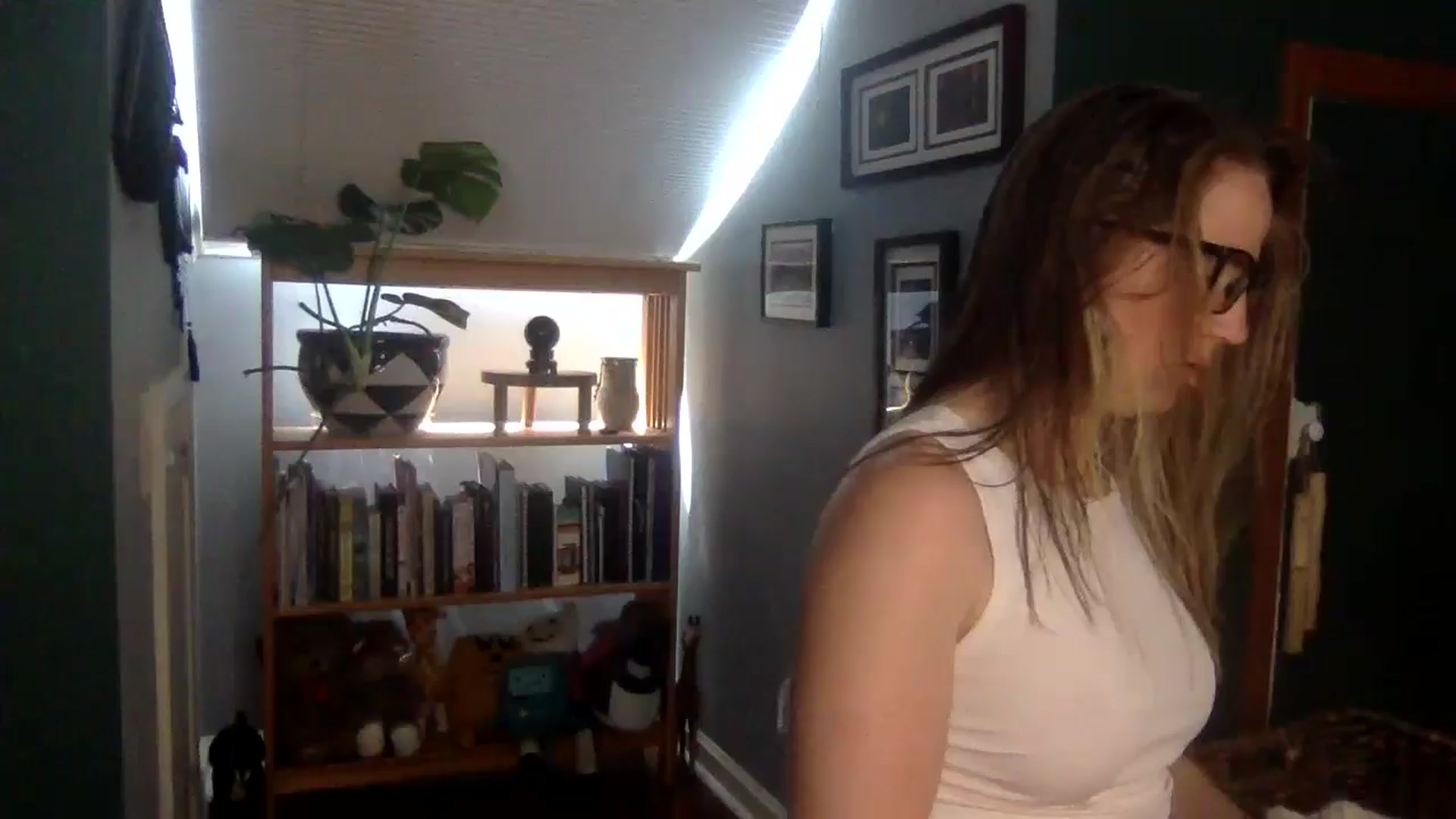Gallery image thumbnail from GwennieDragon's myfreecams stream on, 06/11/2024, 19:52 image 1 of 20