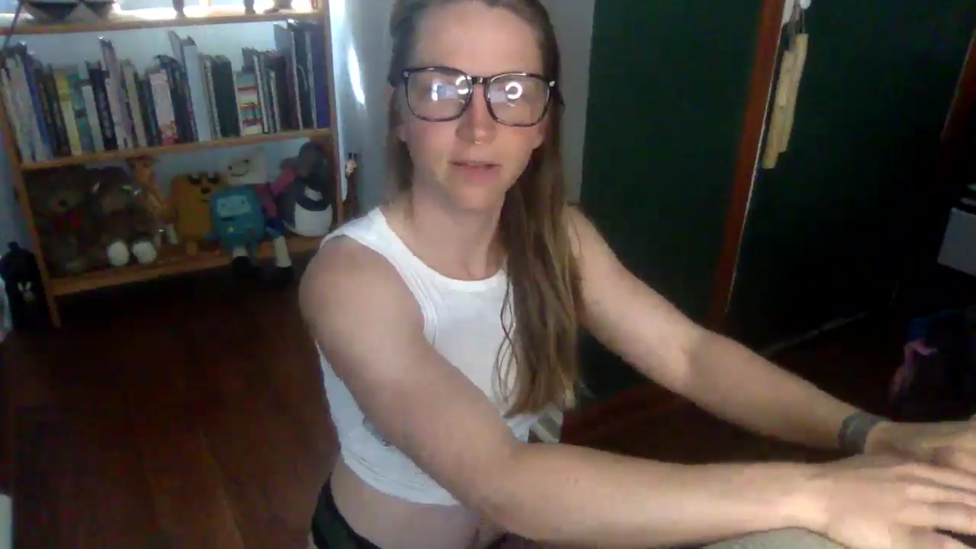 Gallery image thumbnail from GwennieDragon's myfreecams stream on, 06/11/2024, 19:52 image 16 of 20