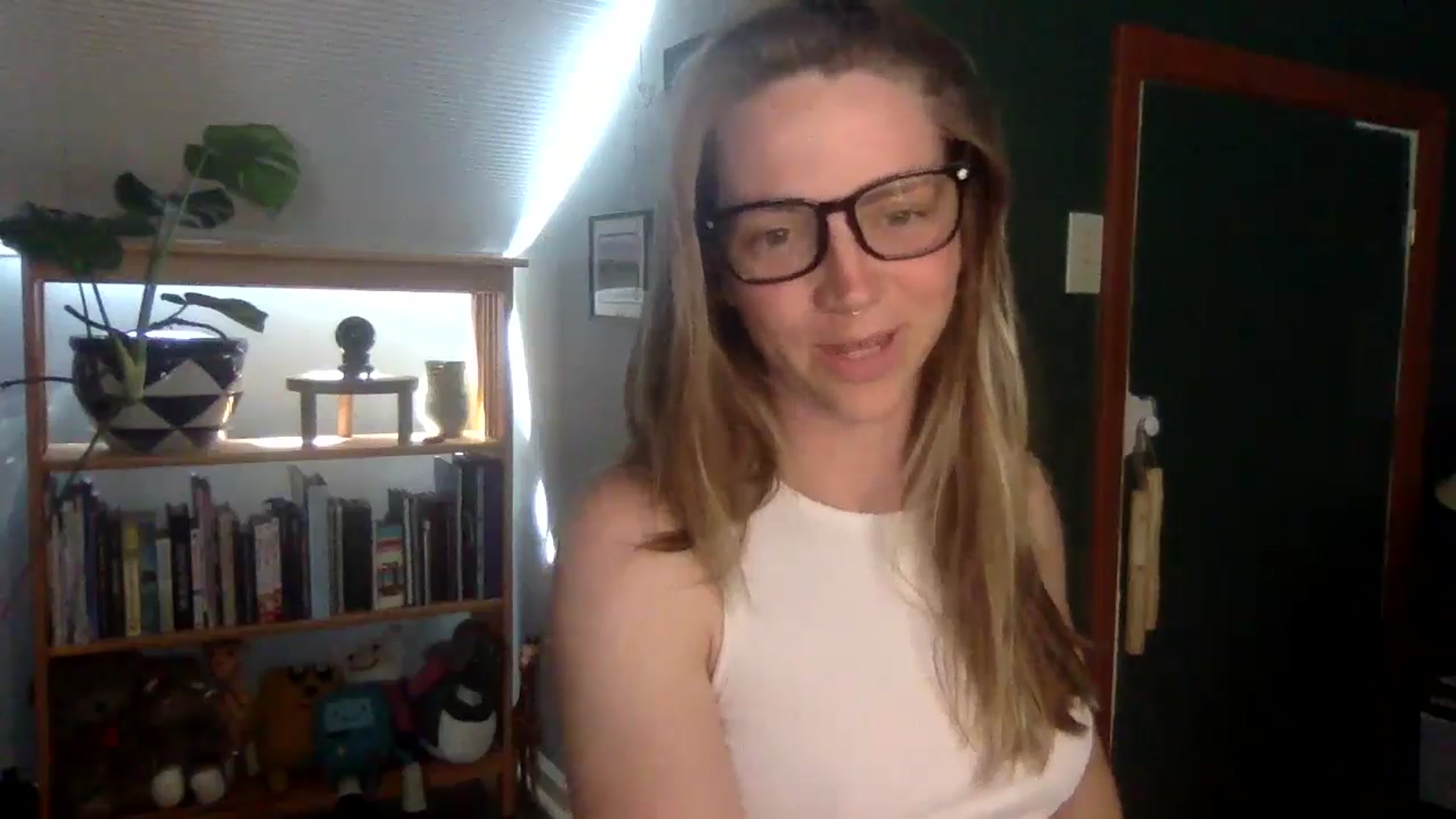 Gallery image thumbnail from GwennieDragon's myfreecams stream on, 06/11/2024, 19:52 image 19 of 20