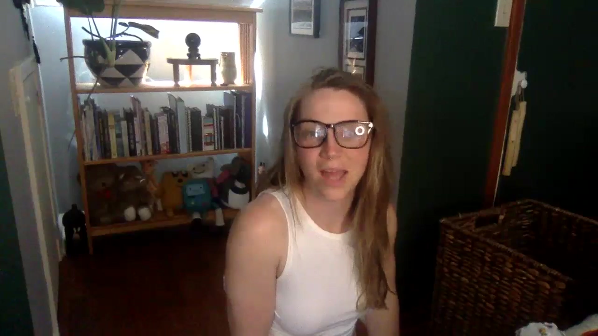 Gallery image thumbnail from GwennieDragon's myfreecams stream on, 06/11/2024, 19:52 image 10 of 20