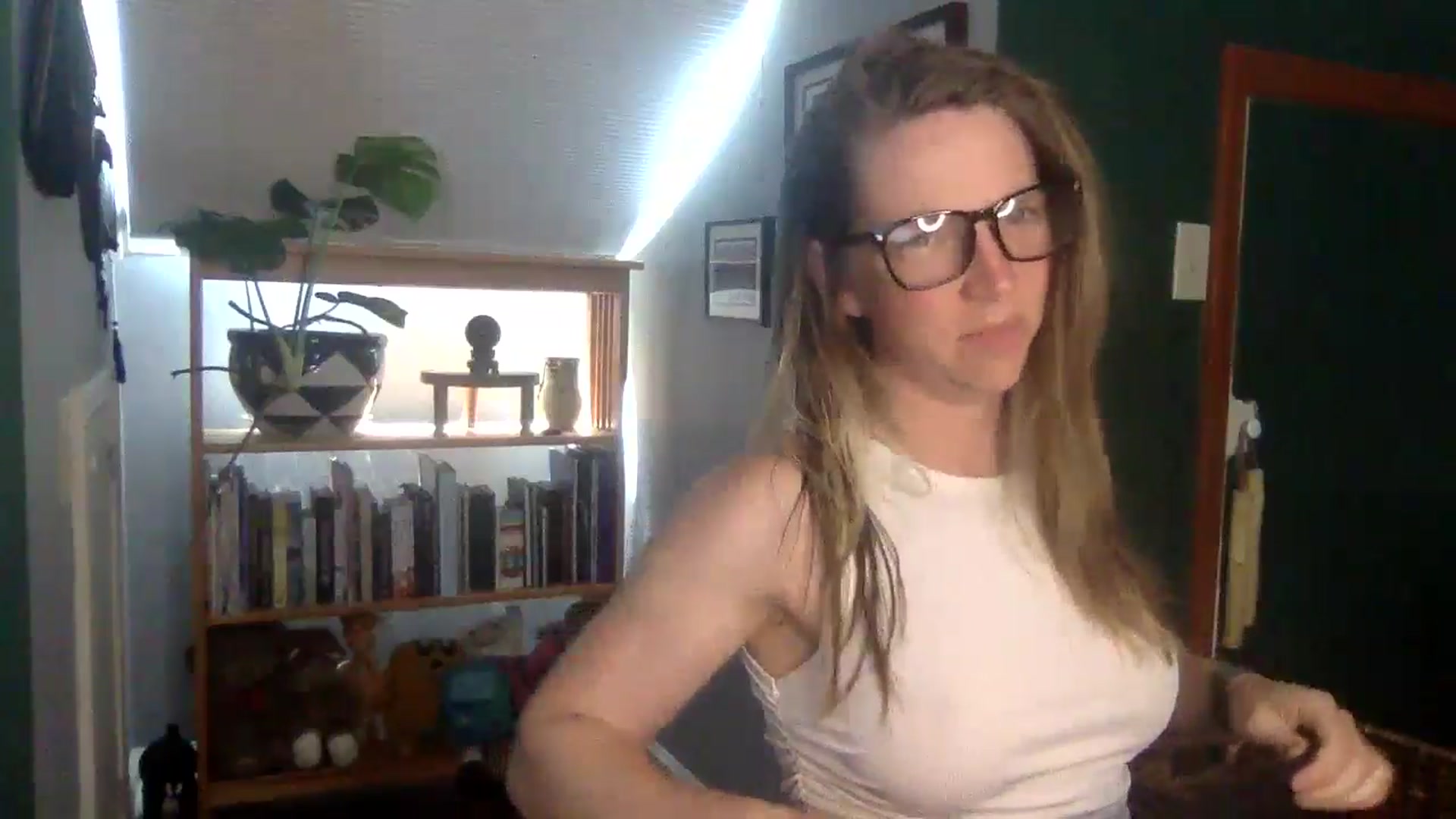 Gallery image thumbnail from GwennieDragon's myfreecams stream on, 06/11/2024, 19:52 image 3 of 20