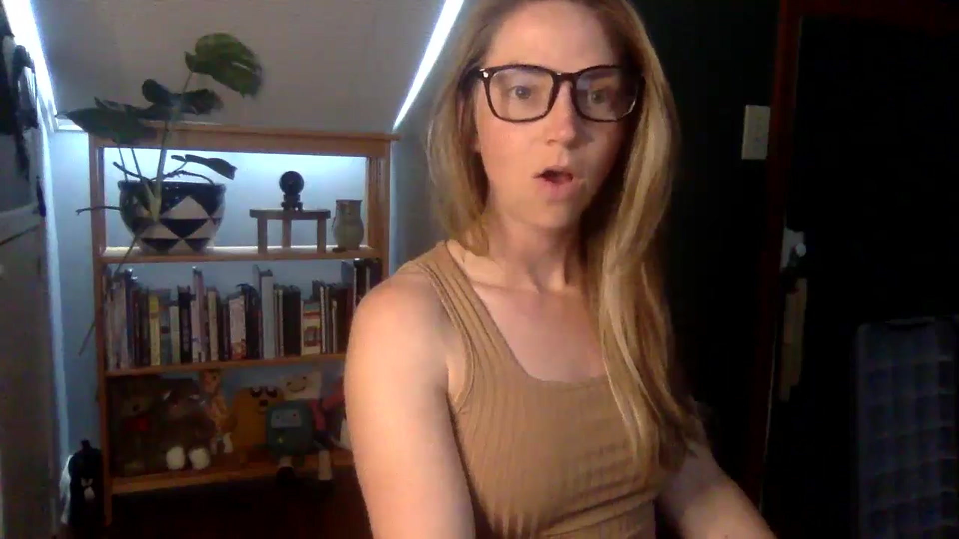Gallery image thumbnail from GwennieDragon's myfreecams stream on, 06/12/2024, 19:42 image 16 of 20