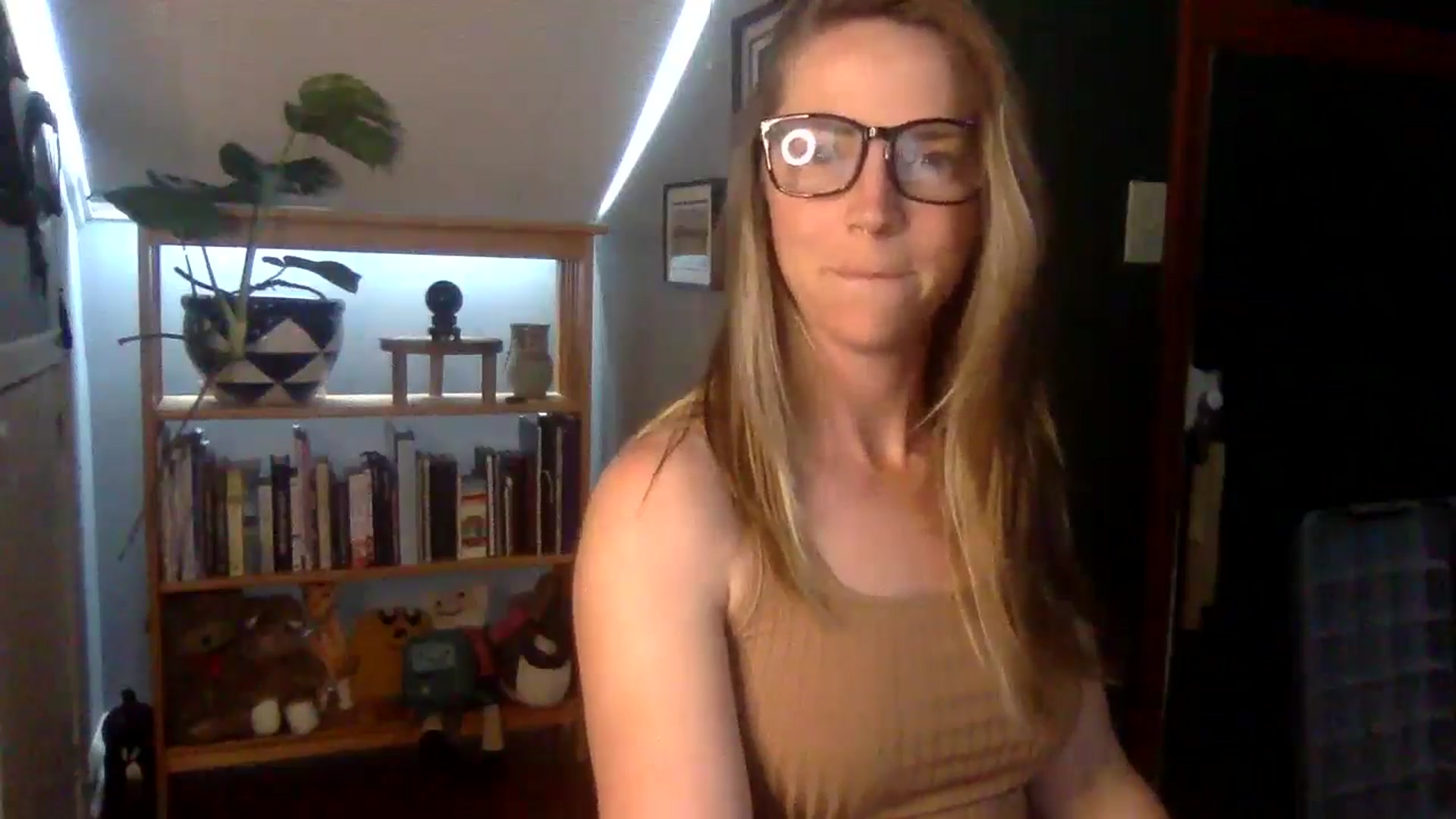 Gallery image thumbnail from GwennieDragon's myfreecams stream on, 06/12/2024, 19:42 image 14 of 20