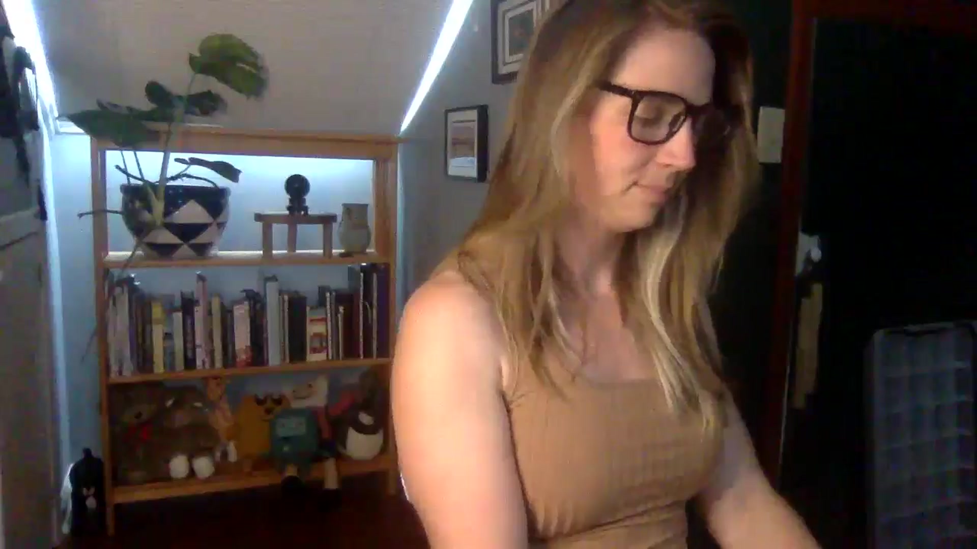 Gallery image thumbnail from GwennieDragon's myfreecams stream on, 06/12/2024, 19:42 image 19 of 20