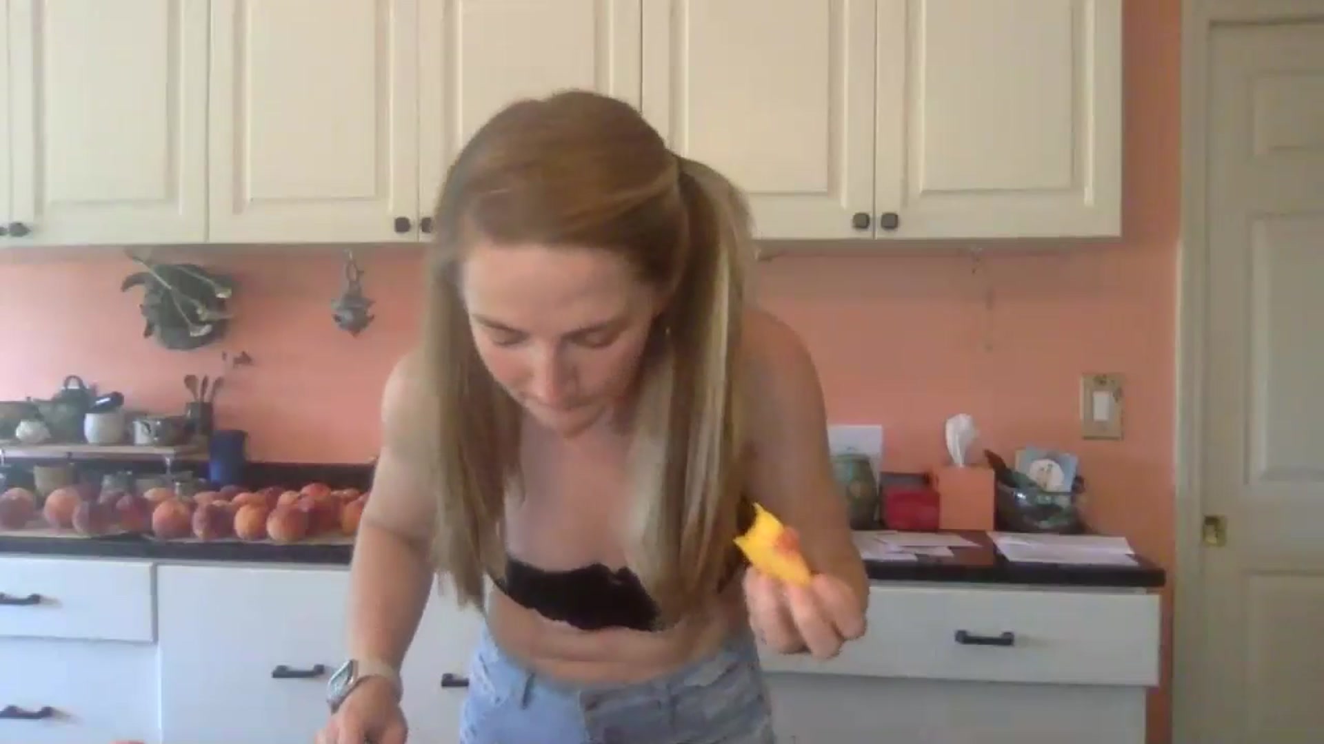 Gallery image thumbnail from GwennieDragon's myfreecams stream on, 07/11/2024, 17:24 image 12 of 20