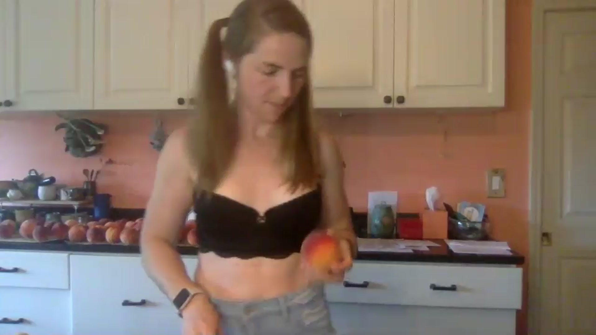 Gallery image thumbnail from GwennieDragon's myfreecams stream on, 07/11/2024, 17:24 image 1 of 20