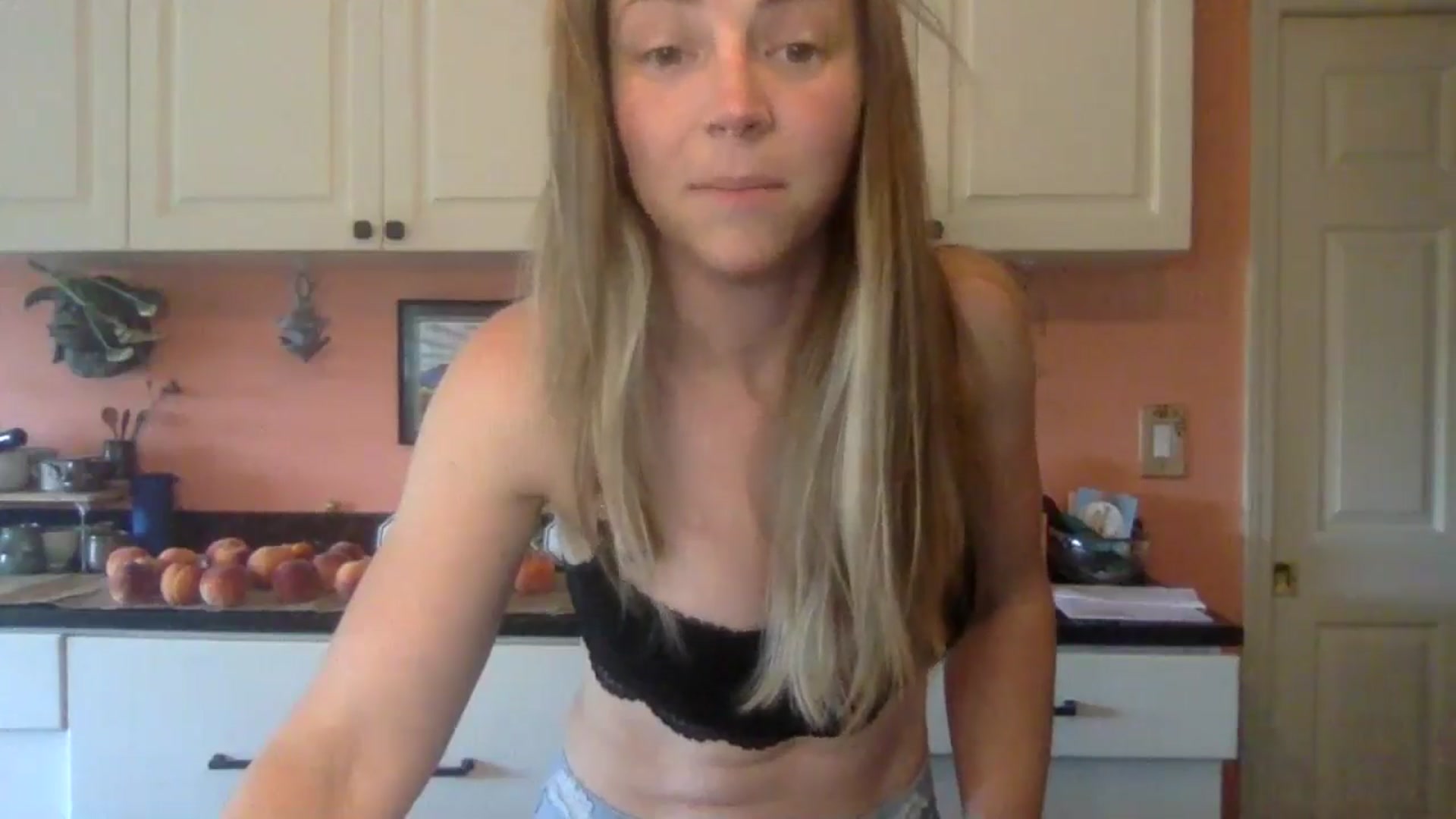 Gallery image thumbnail from GwennieDragon's myfreecams stream on, 07/11/2024, 17:50 image 17 of 20