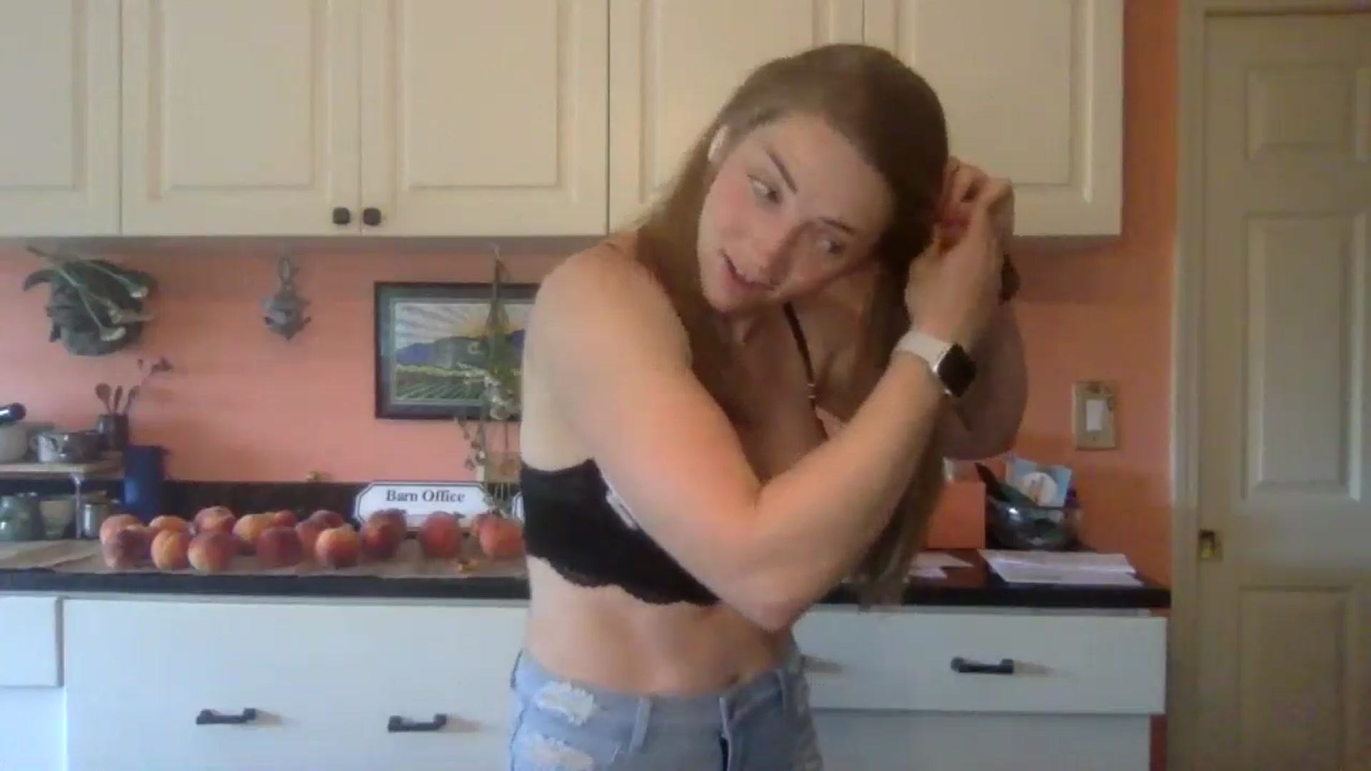 Gallery image thumbnail from GwennieDragon's myfreecams stream on, 07/11/2024, 17:50 image 15 of 20