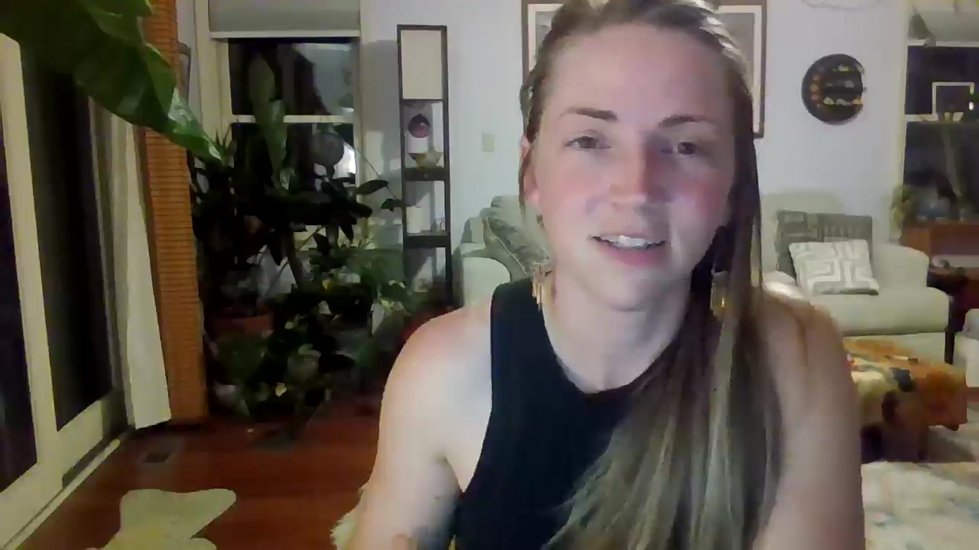 Gallery image thumbnail from GwennieDragon's myfreecams stream on, 04/15/2026, 01:38 image 20 of 20