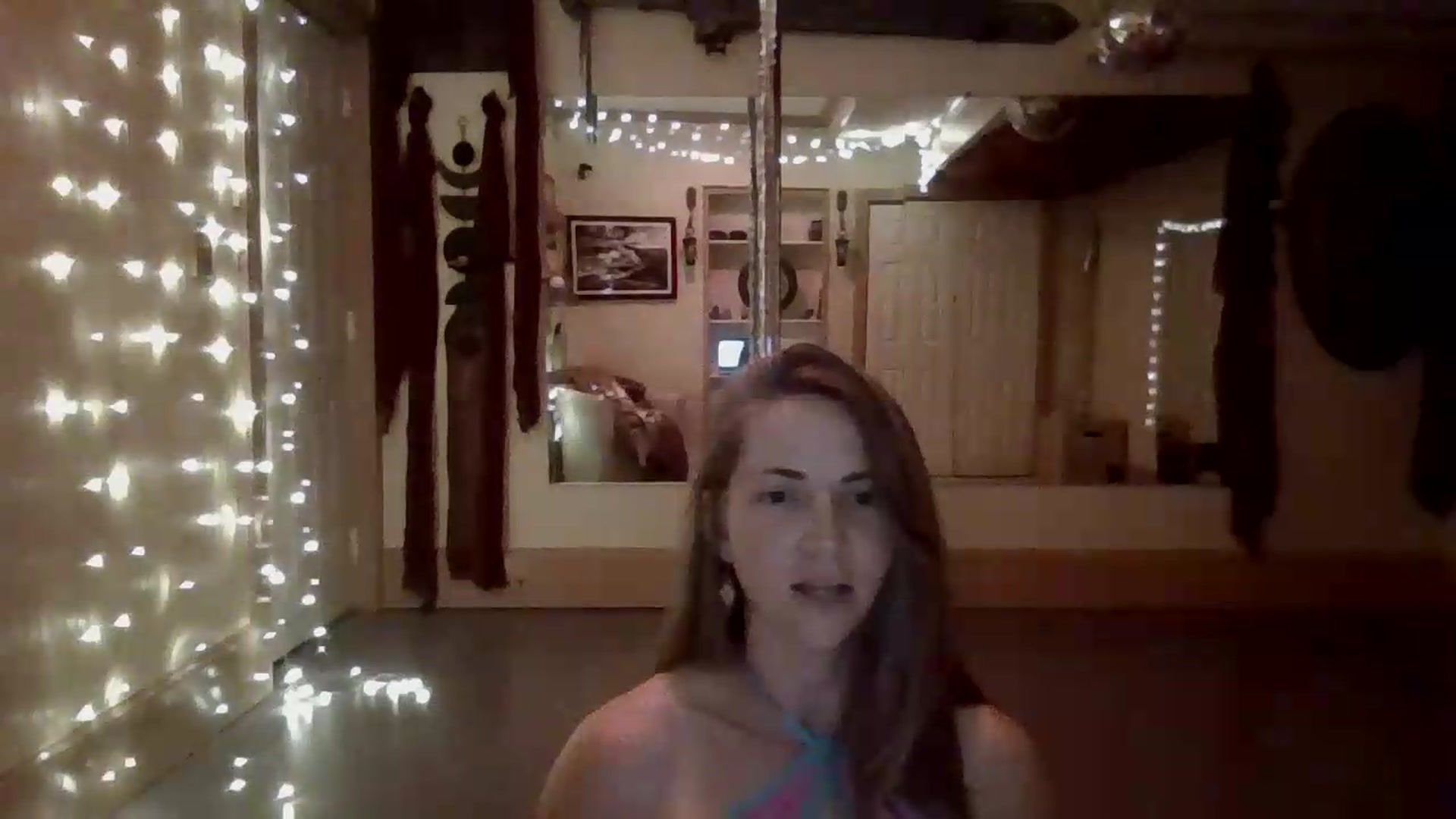 Gallery image thumbnail from GwennieDragon's myfreecams stream on, 06/05/2026, 01:27 image 4 of 20