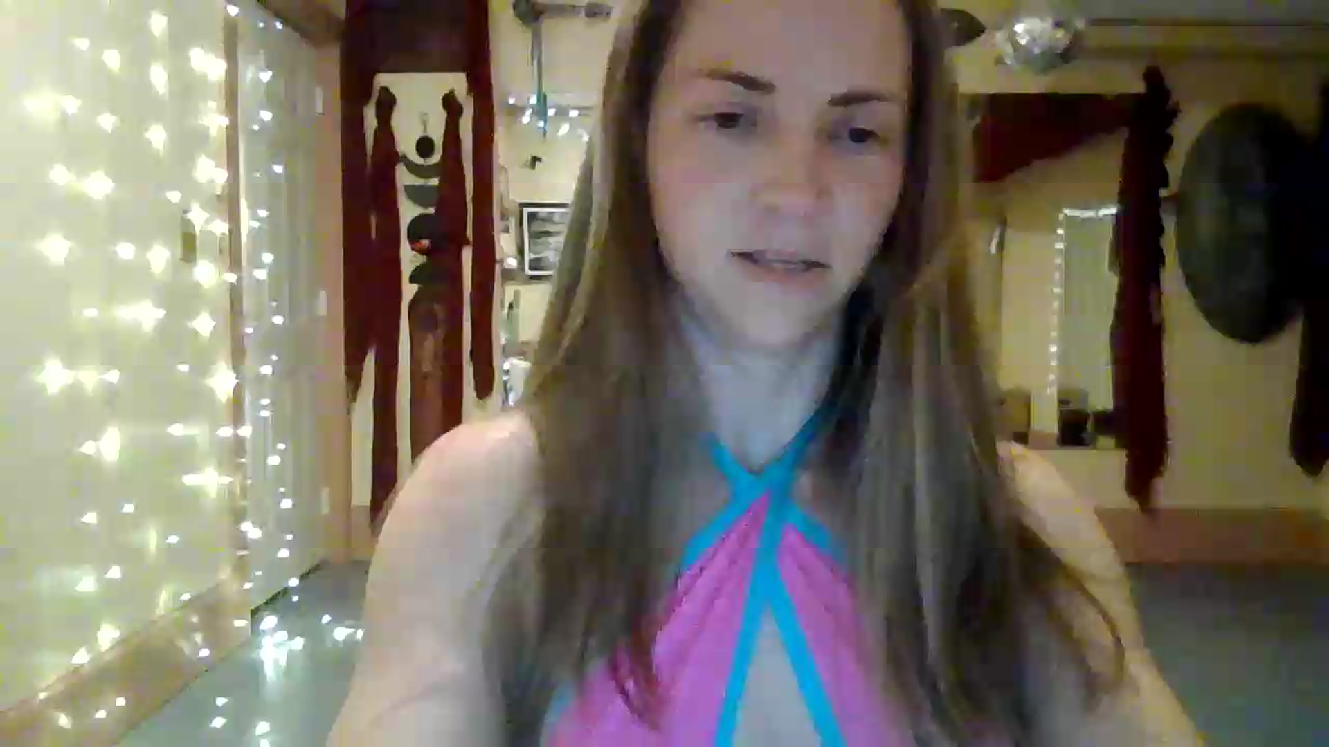 Gallery image thumbnail from GwennieDragon's myfreecams stream on, 06/05/2026, 01:27 image 1 of 20