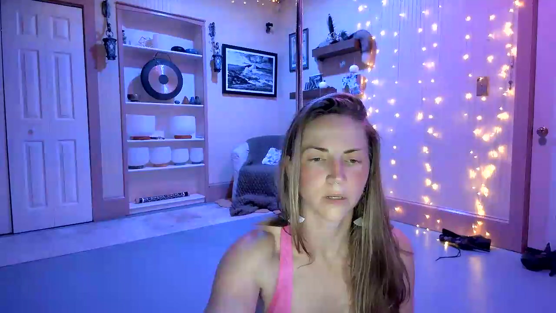 Gallery image thumbnail from GwennieDragon's myfreecams stream on, 06/23/2026, 02:34 image 15 of 20