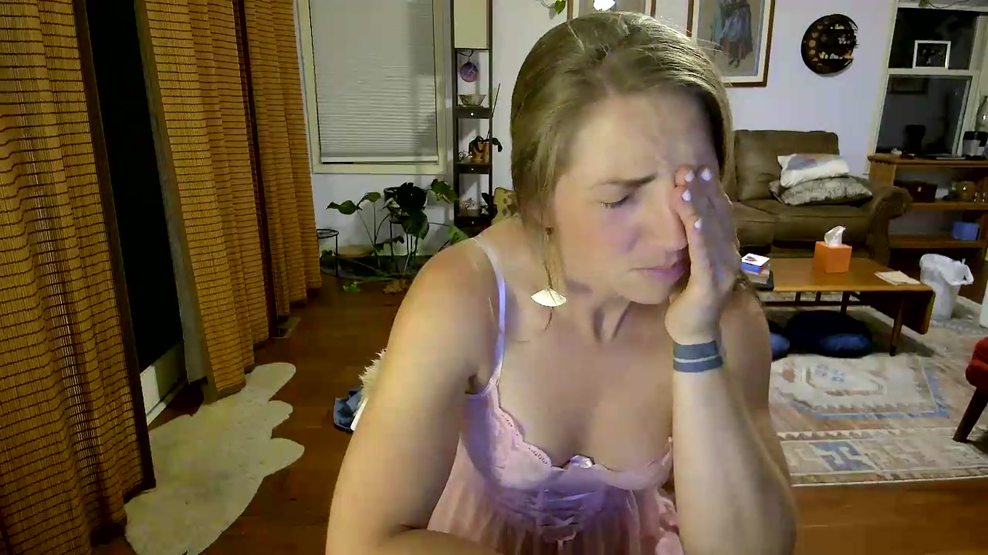 Gallery image thumbnail from GwennieDragon's myfreecams stream on, 09/02/2026, 01:52 image 14 of 20