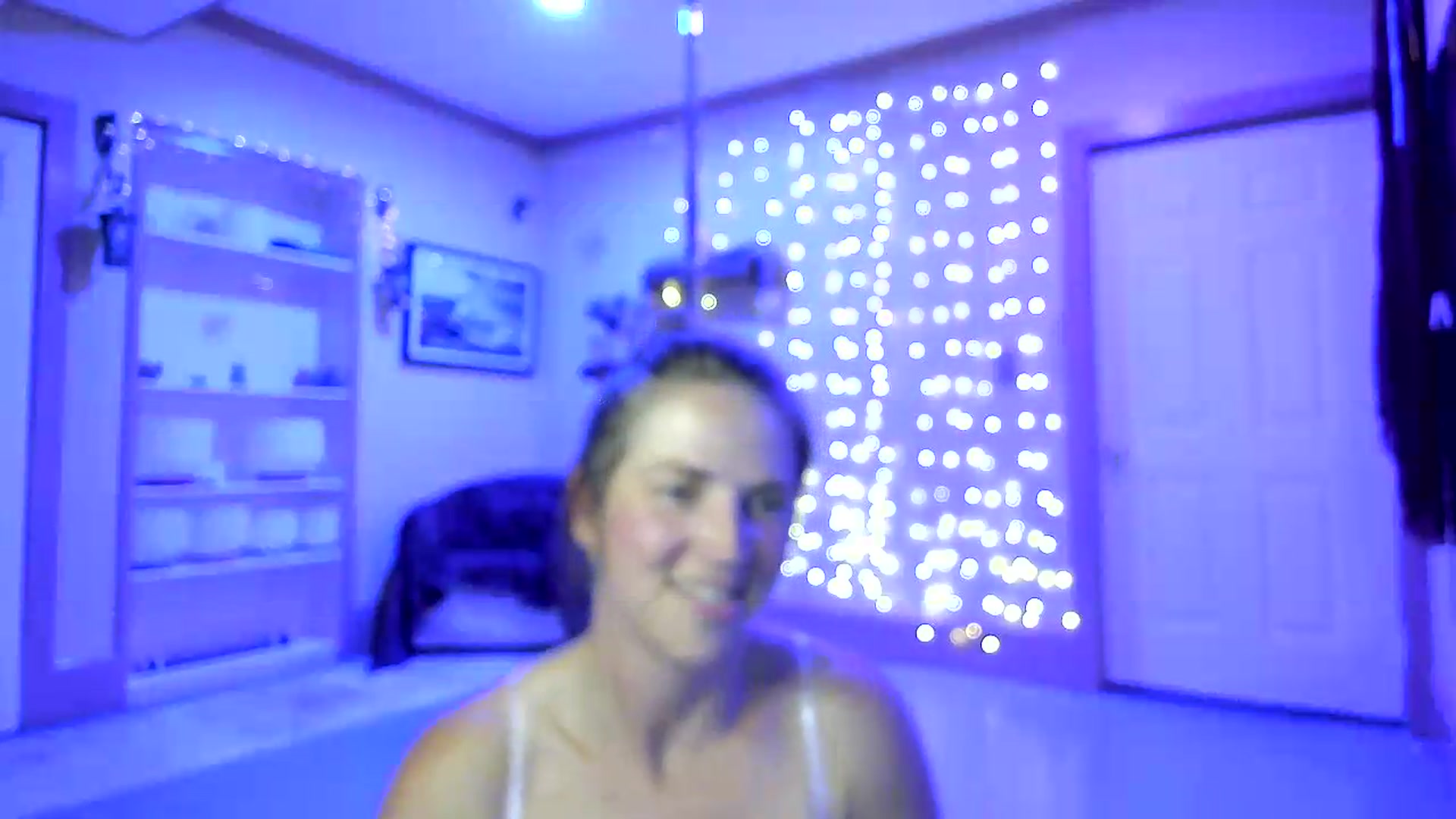 Gallery image thumbnail from GwennieDragon's myfreecams stream on, 09/11/2026, 01:02 image 13 of 20