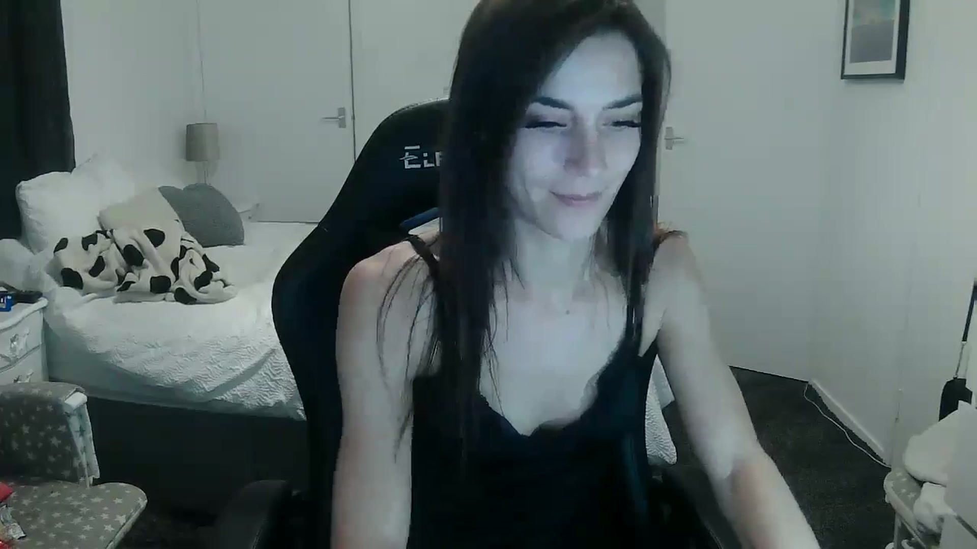 Gallery image thumbnail from Gymgirl1993's myfreecams stream on, 04/08/2025, 19:51 image 6 of 20