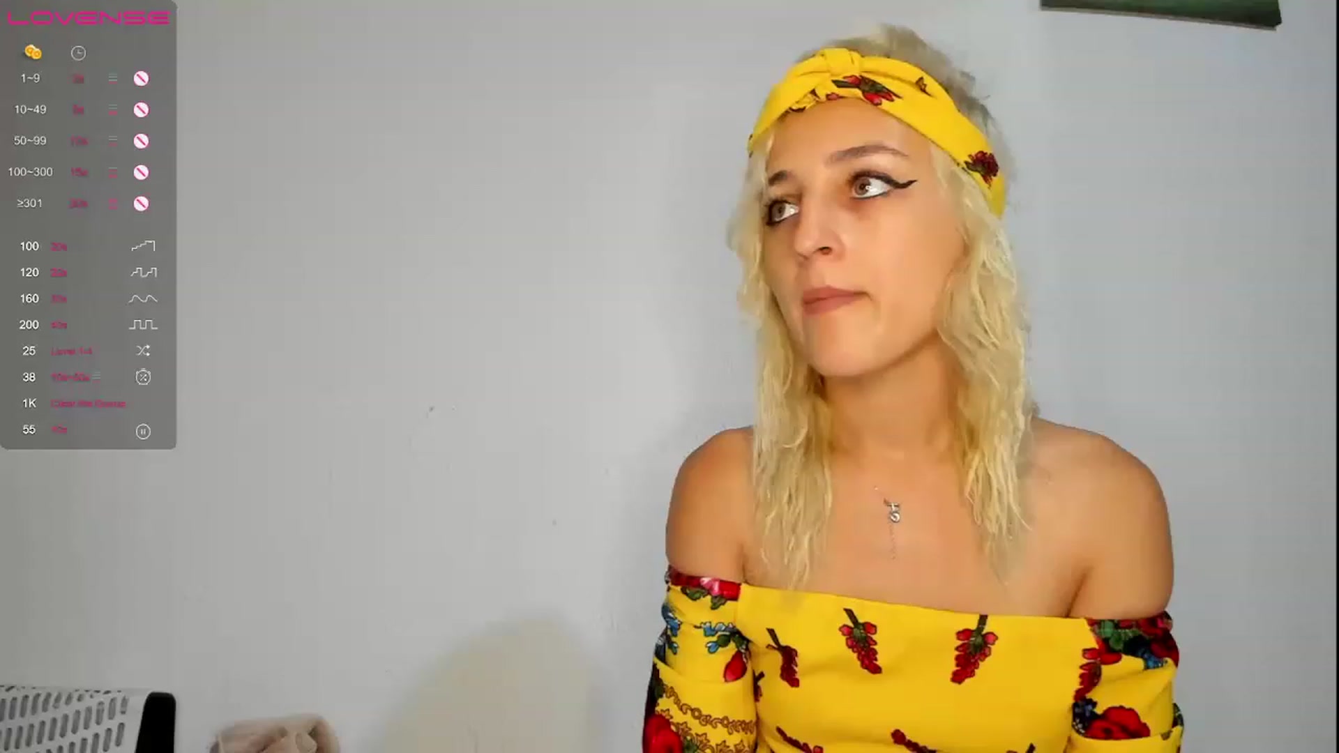Gallery image thumbnail from GypsyQueenXo's myfreecams stream on, 06/25/2023, 22:49 image 12 of 20