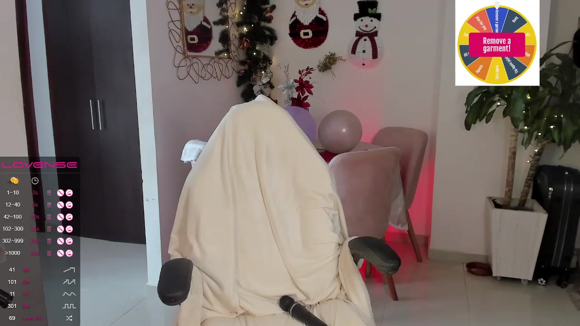 Gallery image thumbnail from Gypsy_sexy1's myfreecams stream on, 12/04/2022, 18:37 image 10 of 20