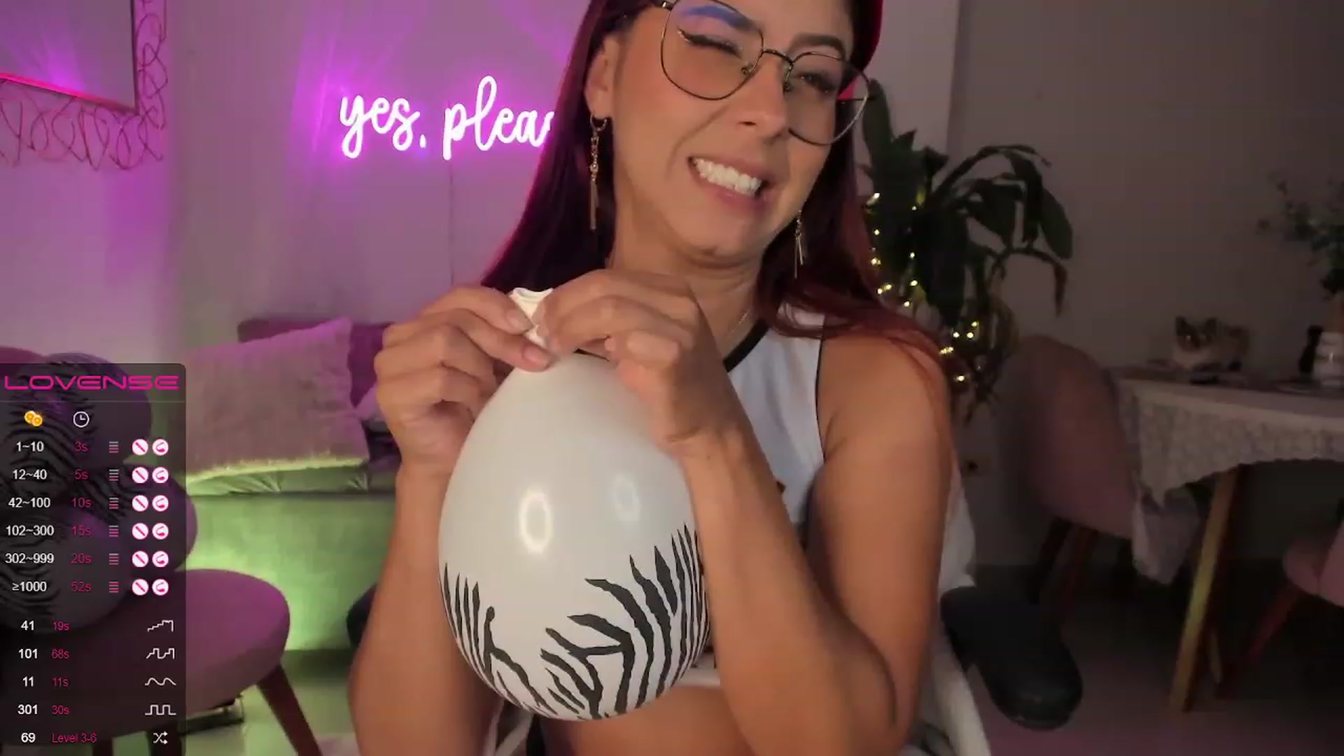 Gallery image thumbnail from Gypsy_sexy1's myfreecams stream on, 02/01/2023, 24:19 image 11 of 20