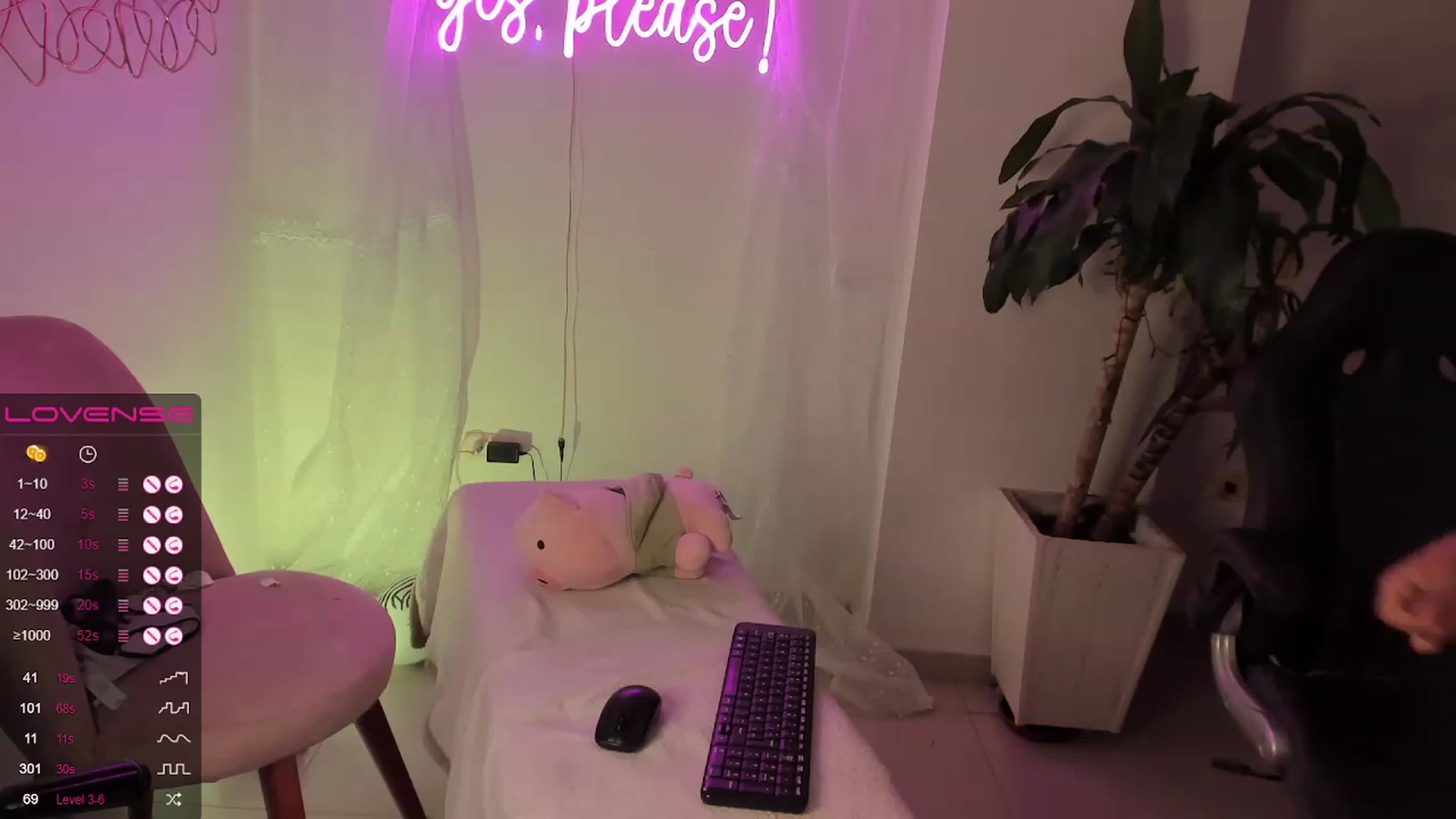 Gallery image thumbnail from Gypsy_sexy1's myfreecams stream on, 02/01/2023, 02:33 image 14 of 20