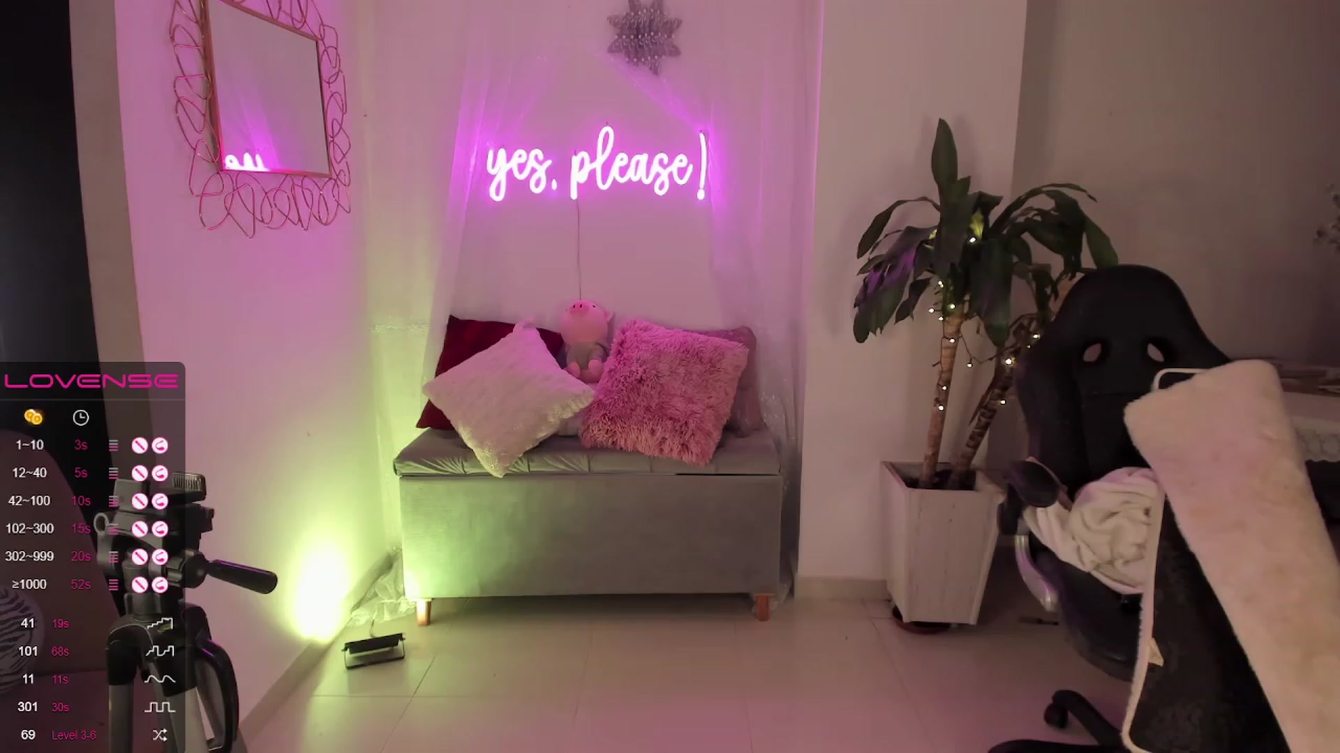 Gallery image thumbnail from Gypsy_sexy1's myfreecams stream on, 02/01/2023, 02:33 image 17 of 20