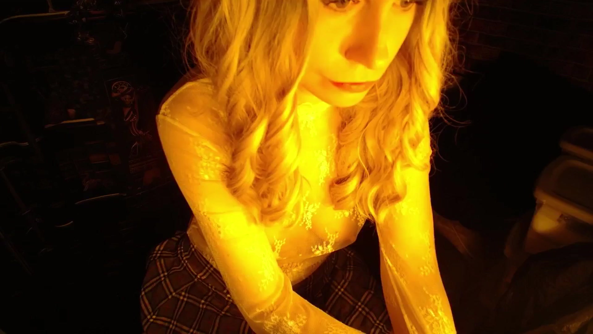 Gallery image thumbnail from H0NEY's myfreecams stream on, 09/19/2025, 11:22 image 9 of 20