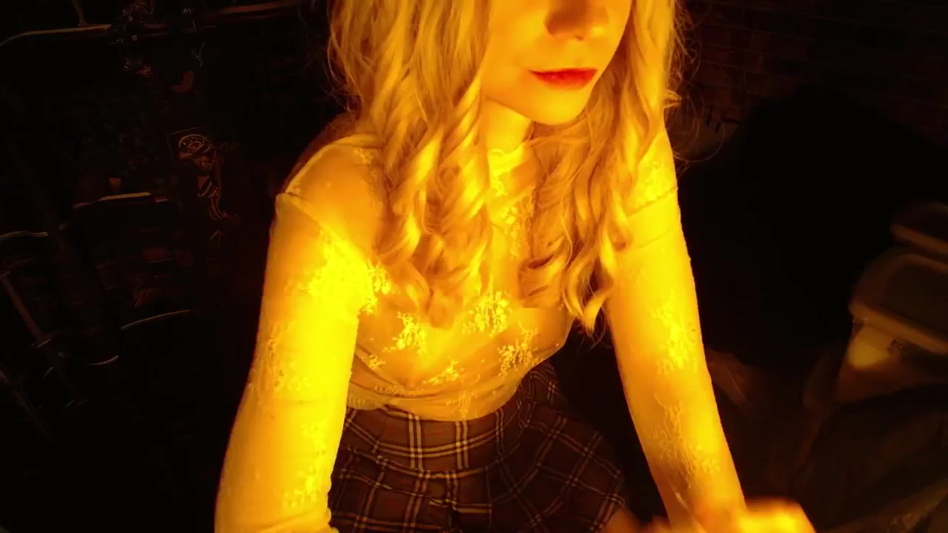 Gallery image thumbnail from H0NEY's myfreecams stream on, 09/19/2025, 11:22 image 6 of 20
