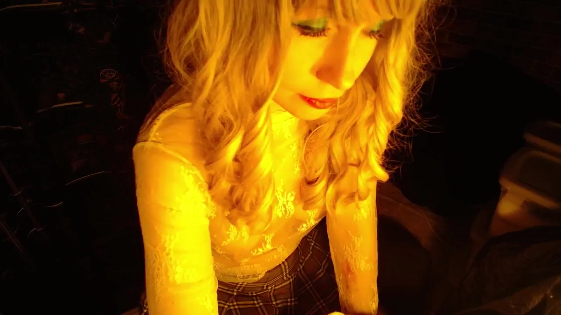 Gallery image thumbnail from H0NEY's myfreecams stream on, 09/19/2025, 14:37 image 5 of 20