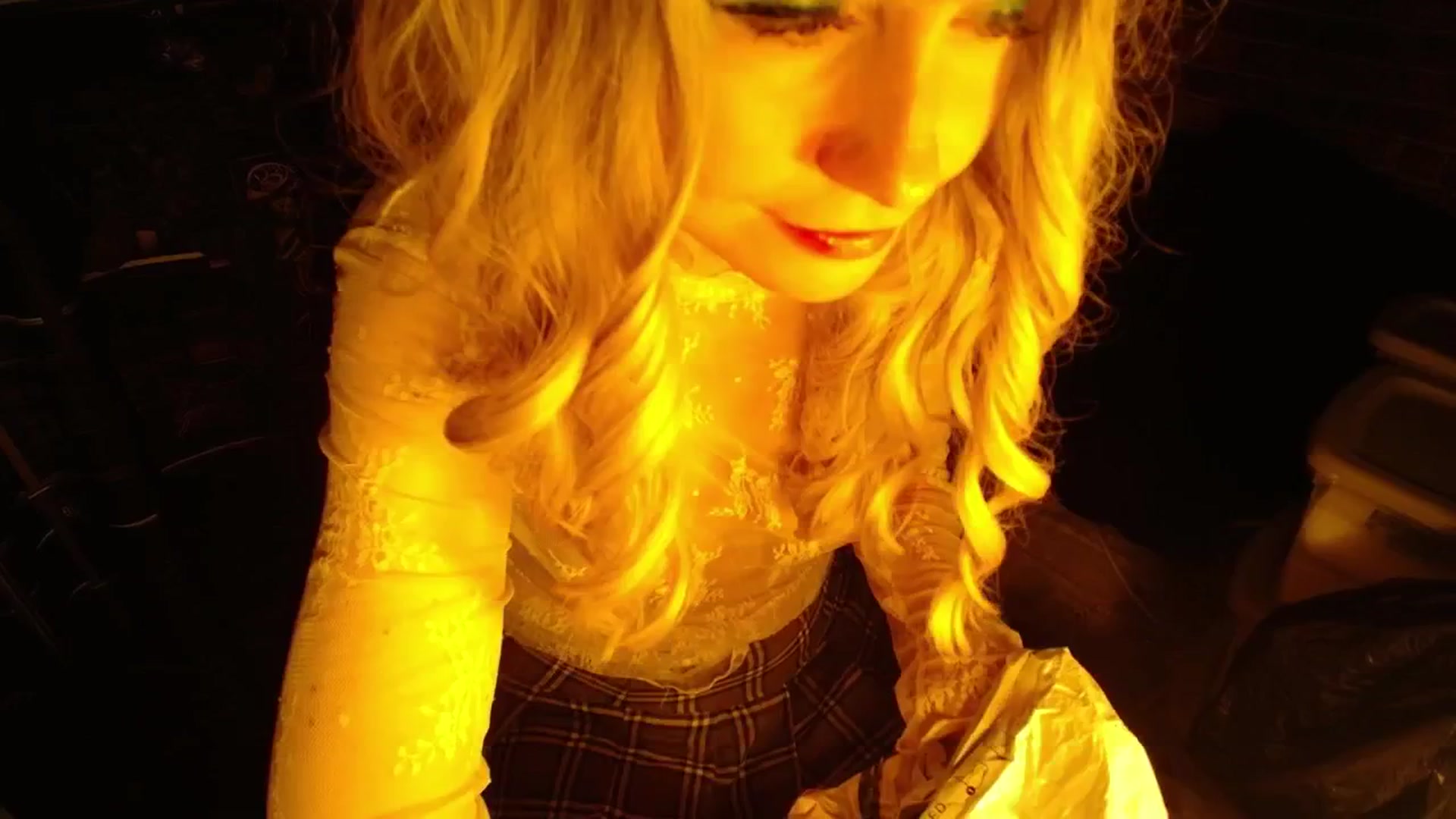 Gallery image thumbnail from H0NEY's myfreecams stream on, 09/19/2025, 16:19 image 16 of 20