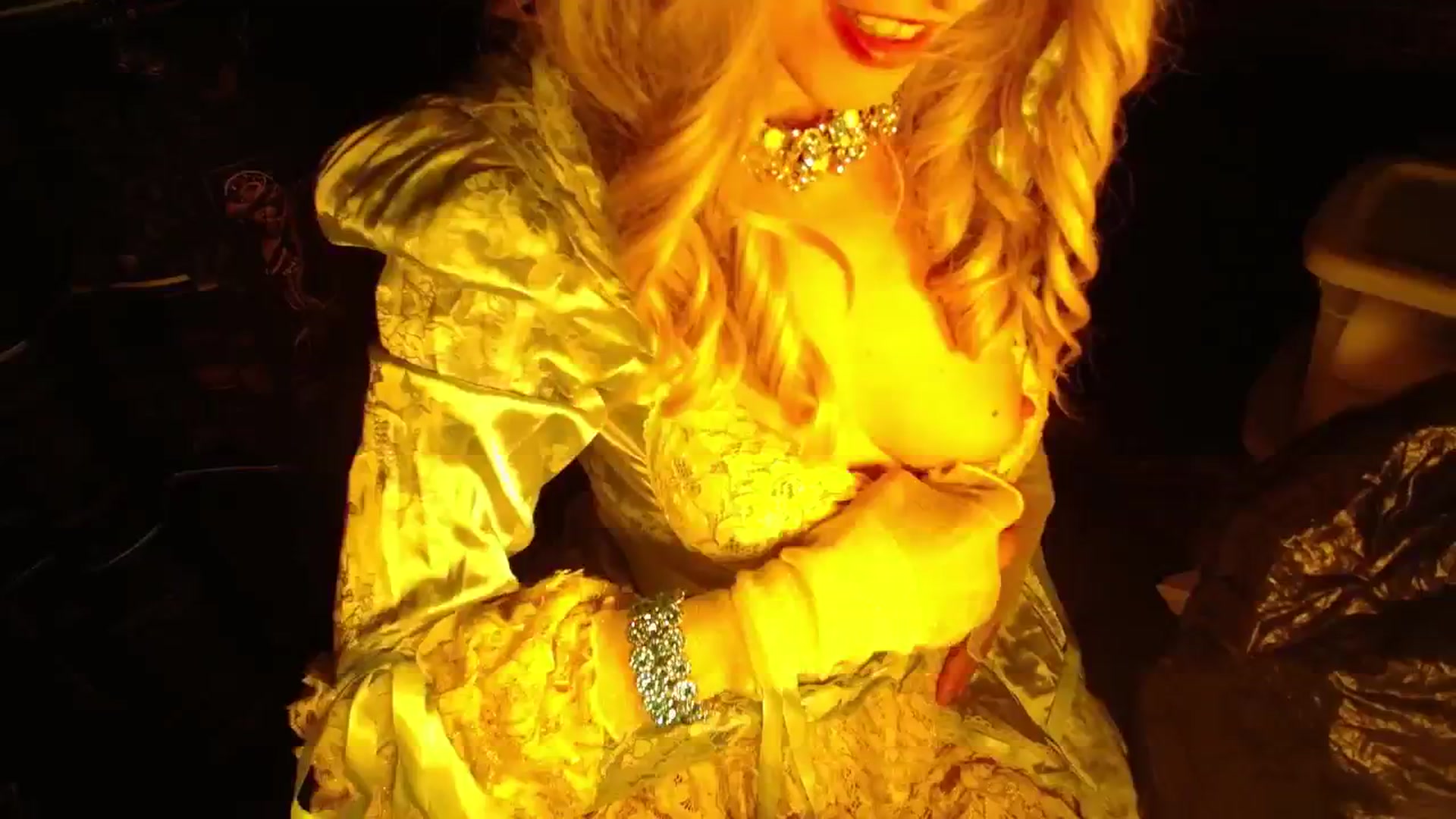 Gallery image thumbnail from H0NEY's myfreecams stream on, 10/18/2025, 07:03 image 1 of 20