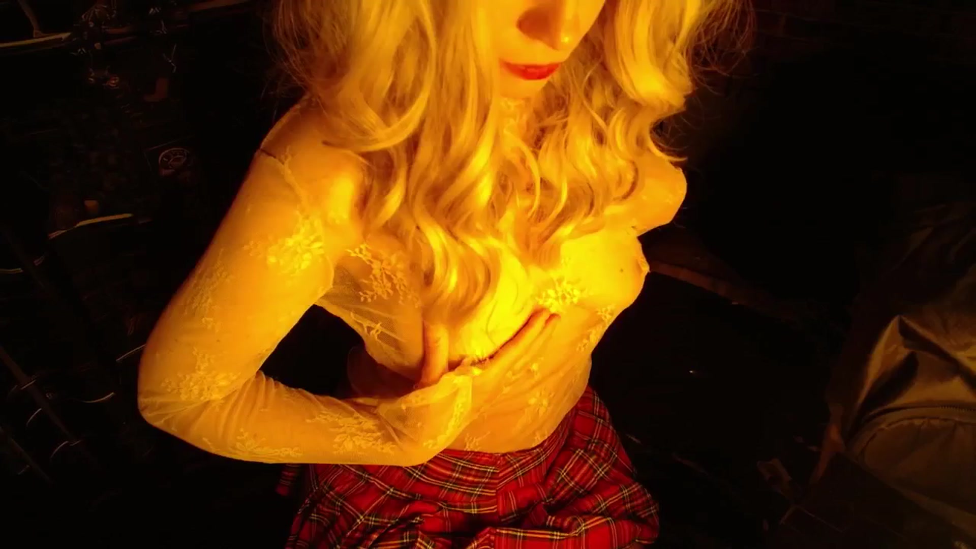 Gallery image thumbnail from H0NEY's myfreecams stream on, 12/06/2025, 14:03 image 4 of 20