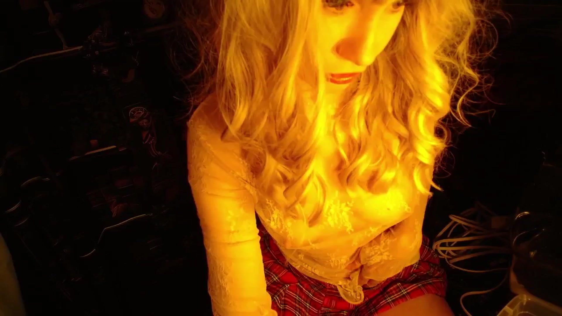 Gallery image thumbnail from H0NEY's myfreecams stream on, 01/02/2026, 02:00 image 10 of 20