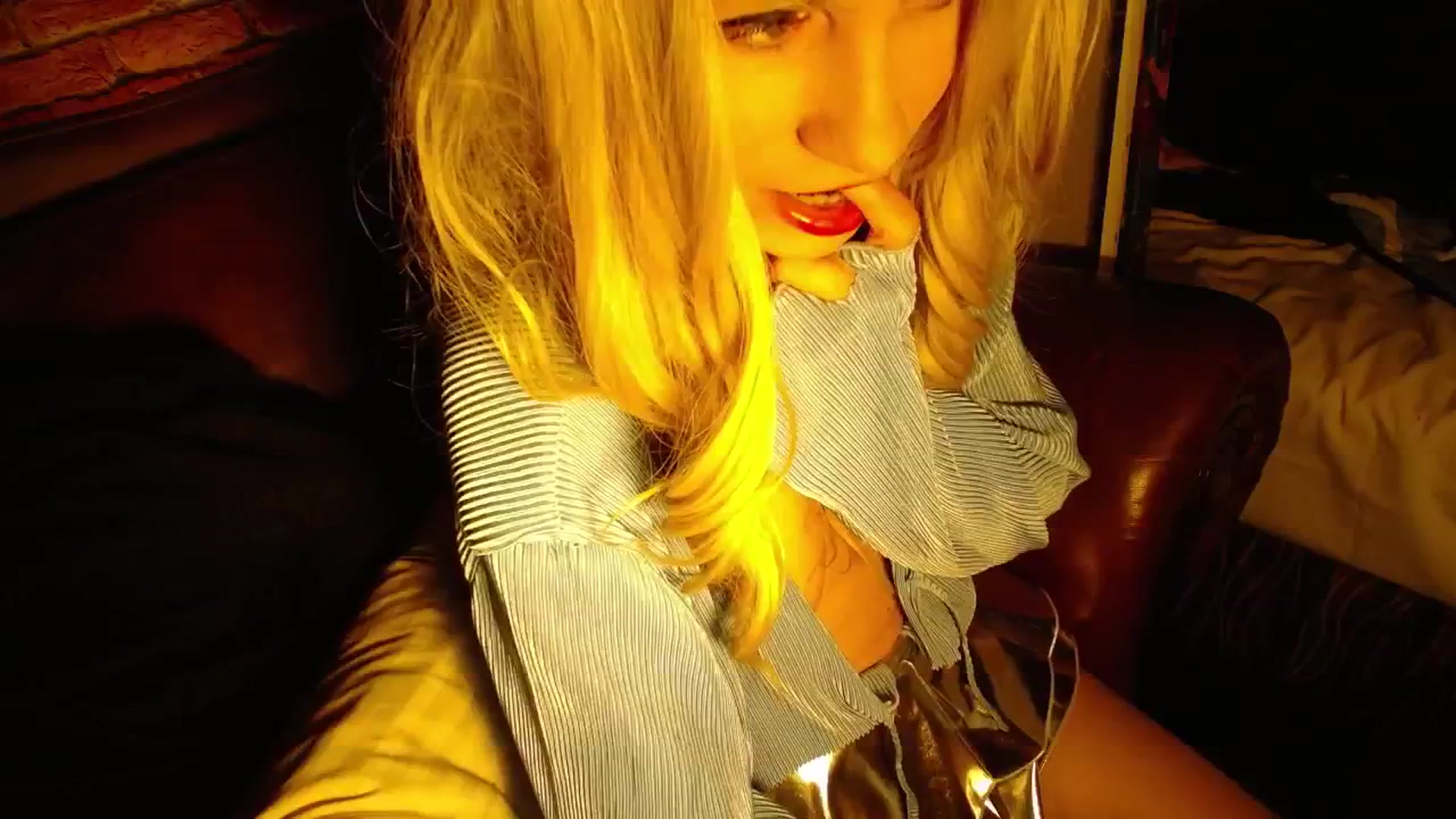 Gallery image thumbnail from H0NEY's myfreecams stream on, 03/22/2026, 14:39 image 9 of 20