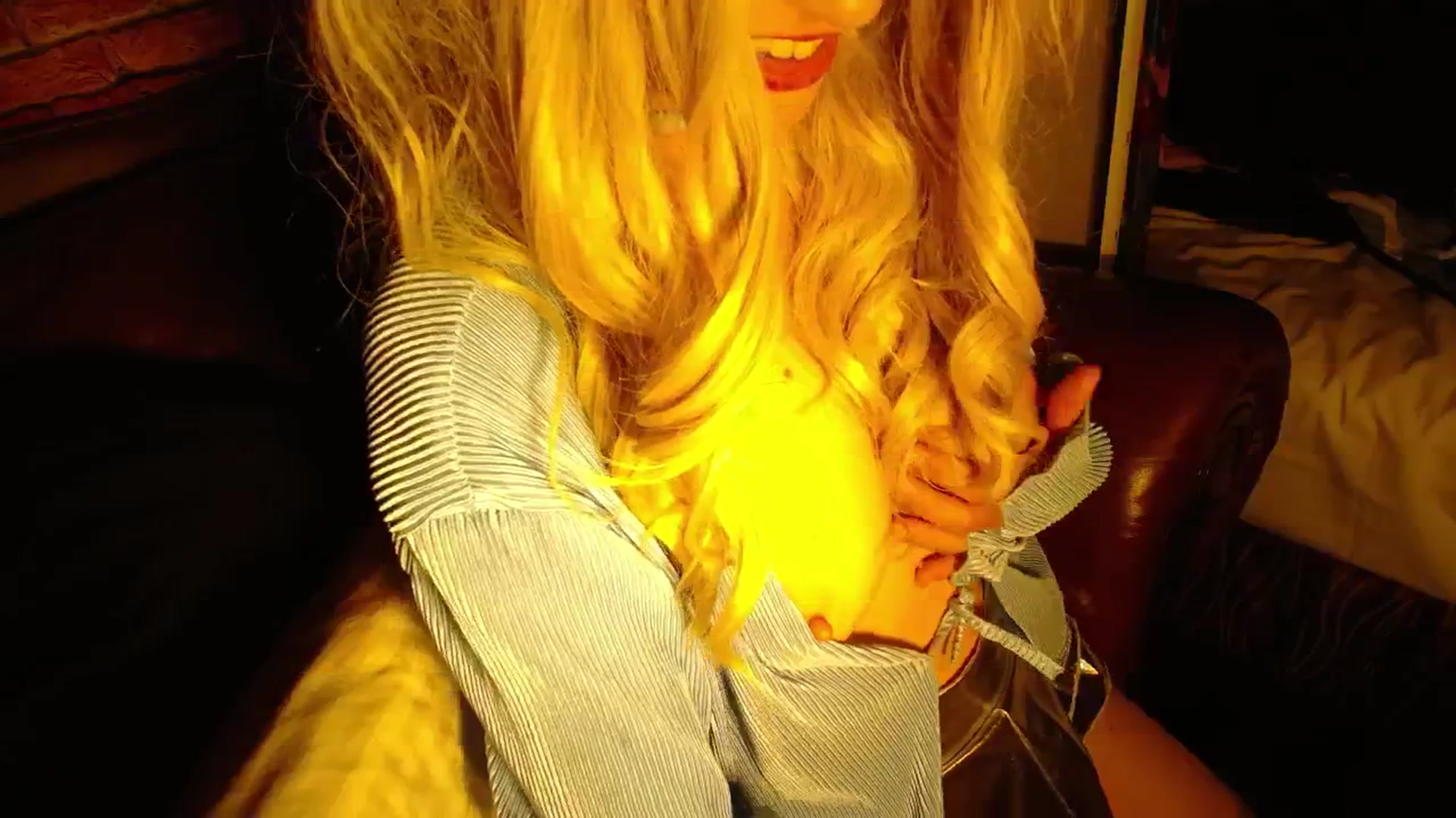 Gallery image thumbnail from H0NEY's myfreecams stream on, 03/22/2026, 16:16 image 18 of 20