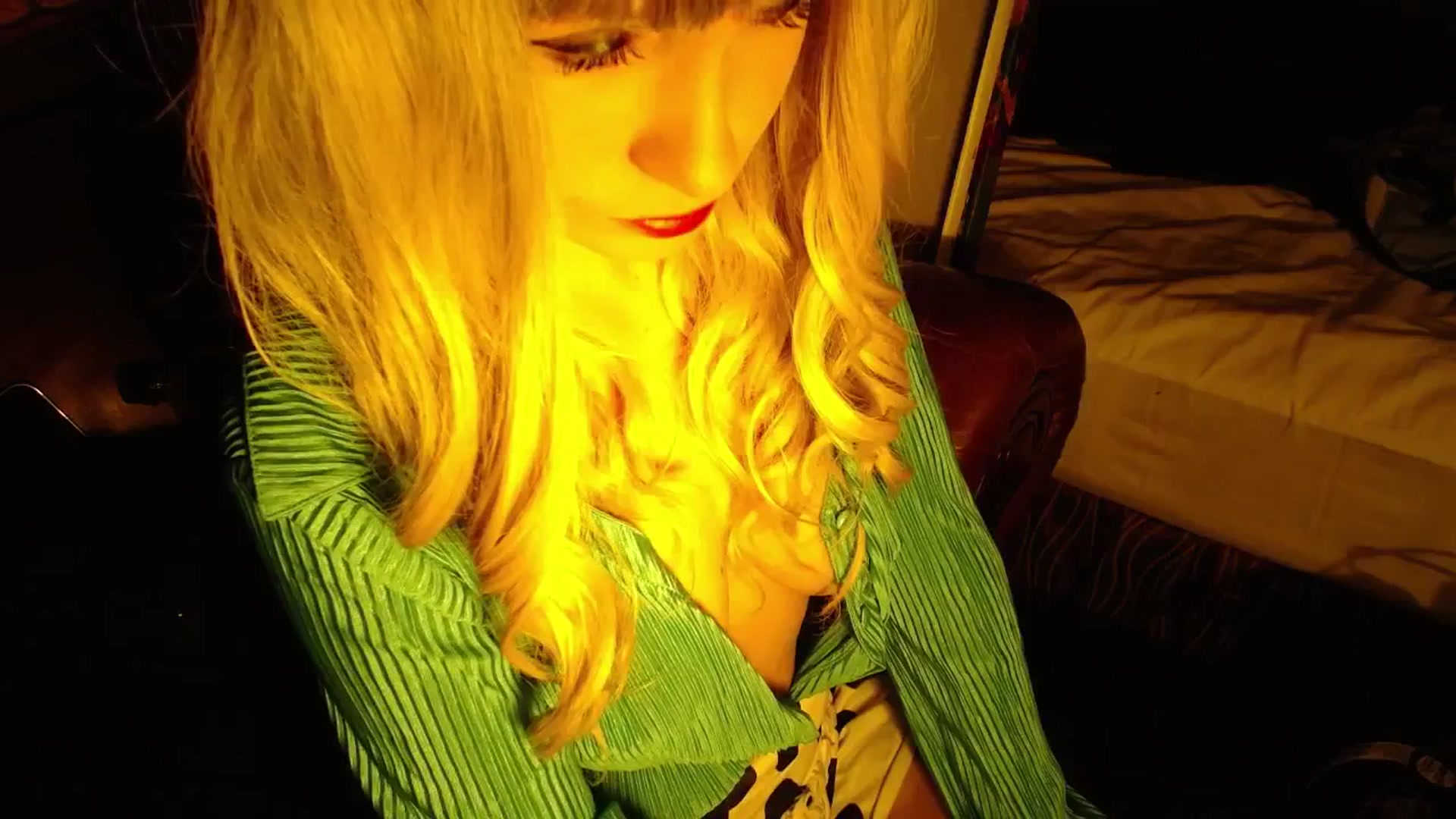 Gallery image thumbnail from H0NEY's myfreecams stream on, 04/05/2026, 15:11 image 10 of 20