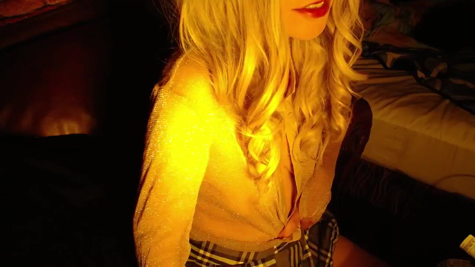 Gallery image thumbnail from H0NEY's myfreecams stream on, 04/08/2026, 13:09 image 6 of 20