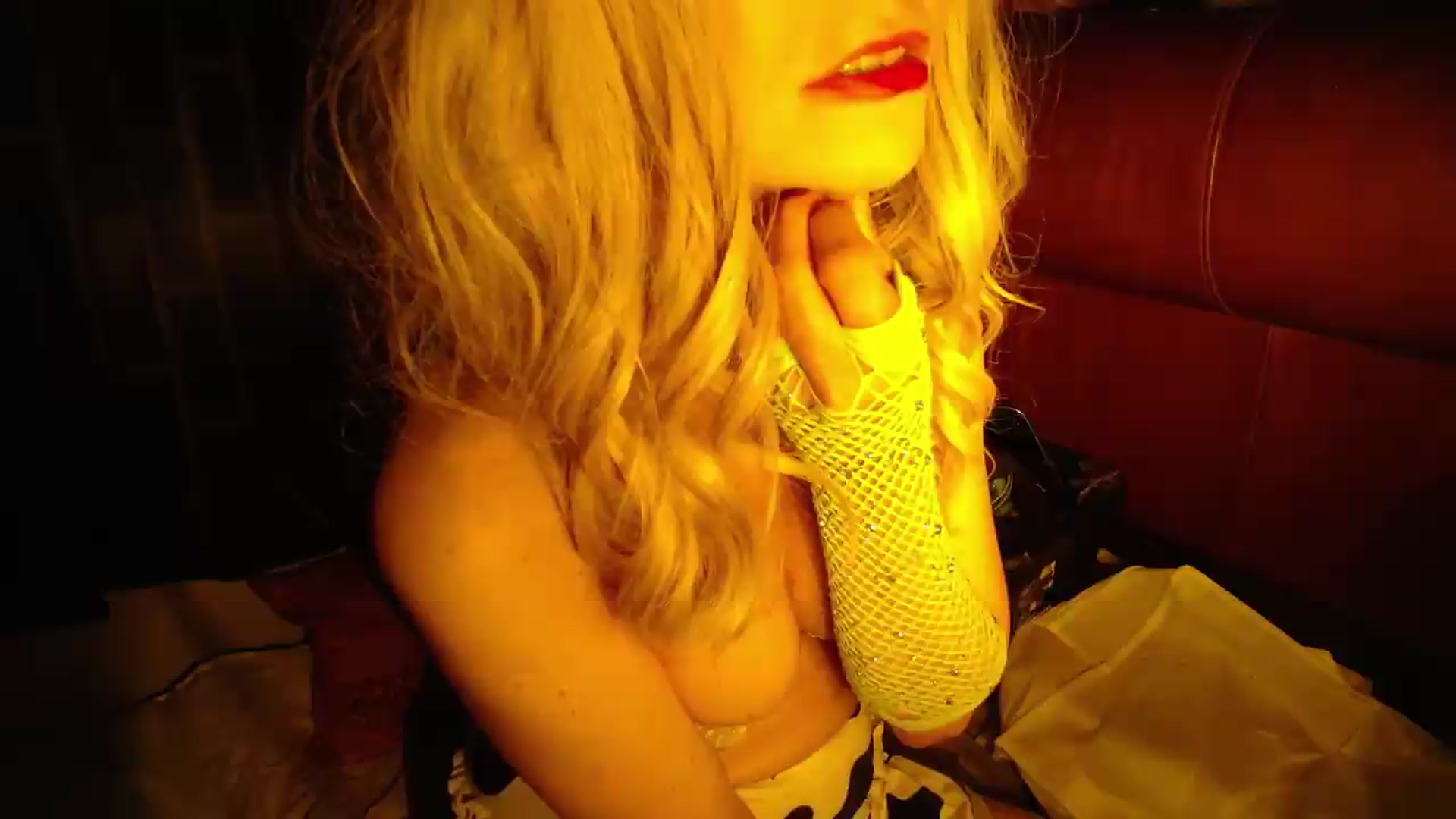 Gallery image thumbnail from H0NEY's myfreecams stream on, 09/05/2026, 09:50 image 15 of 20