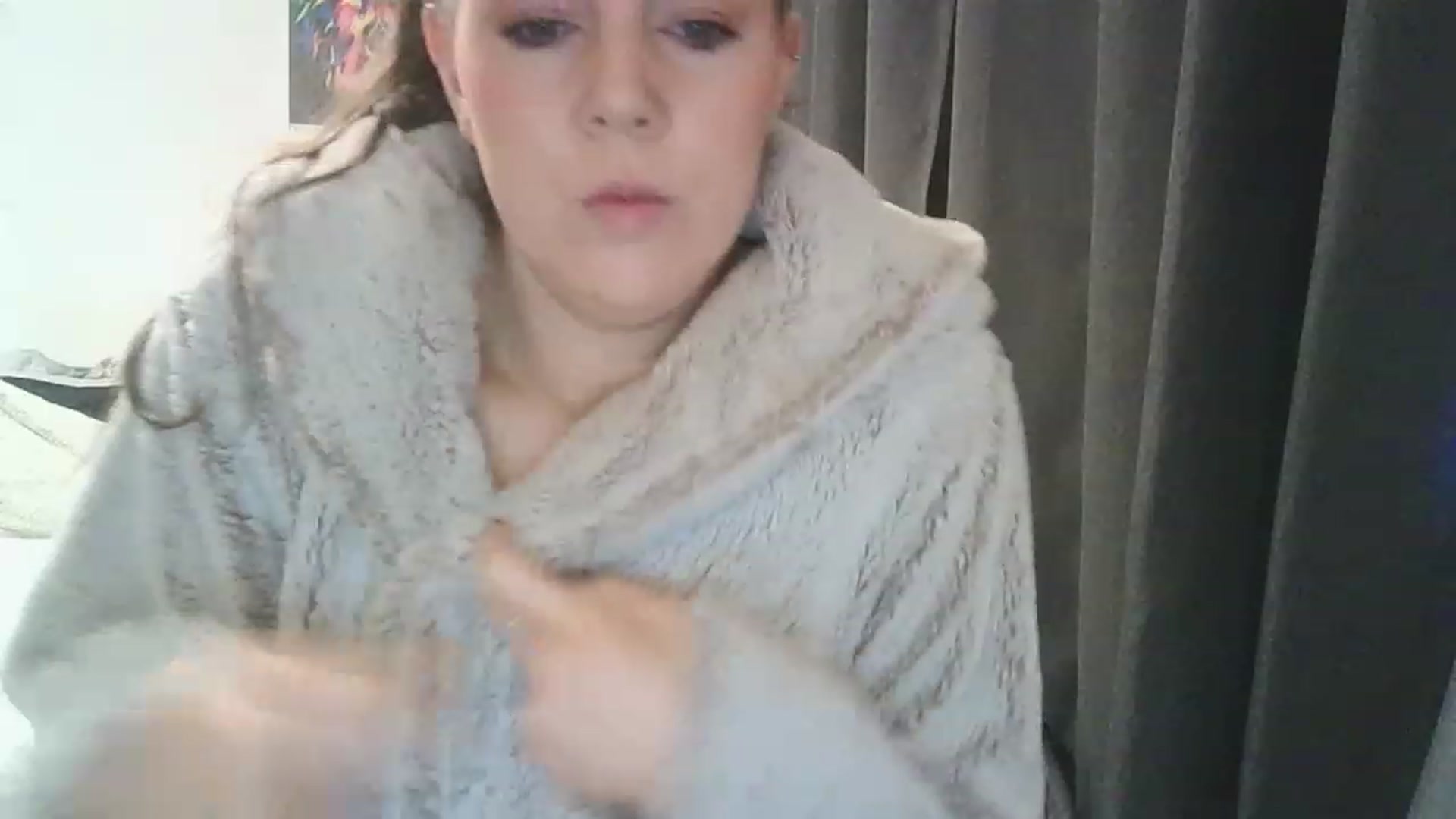 Gallery image thumbnail from H3HHH's myfreecams stream on, 01/30/2023, 19:37 image 5 of 20