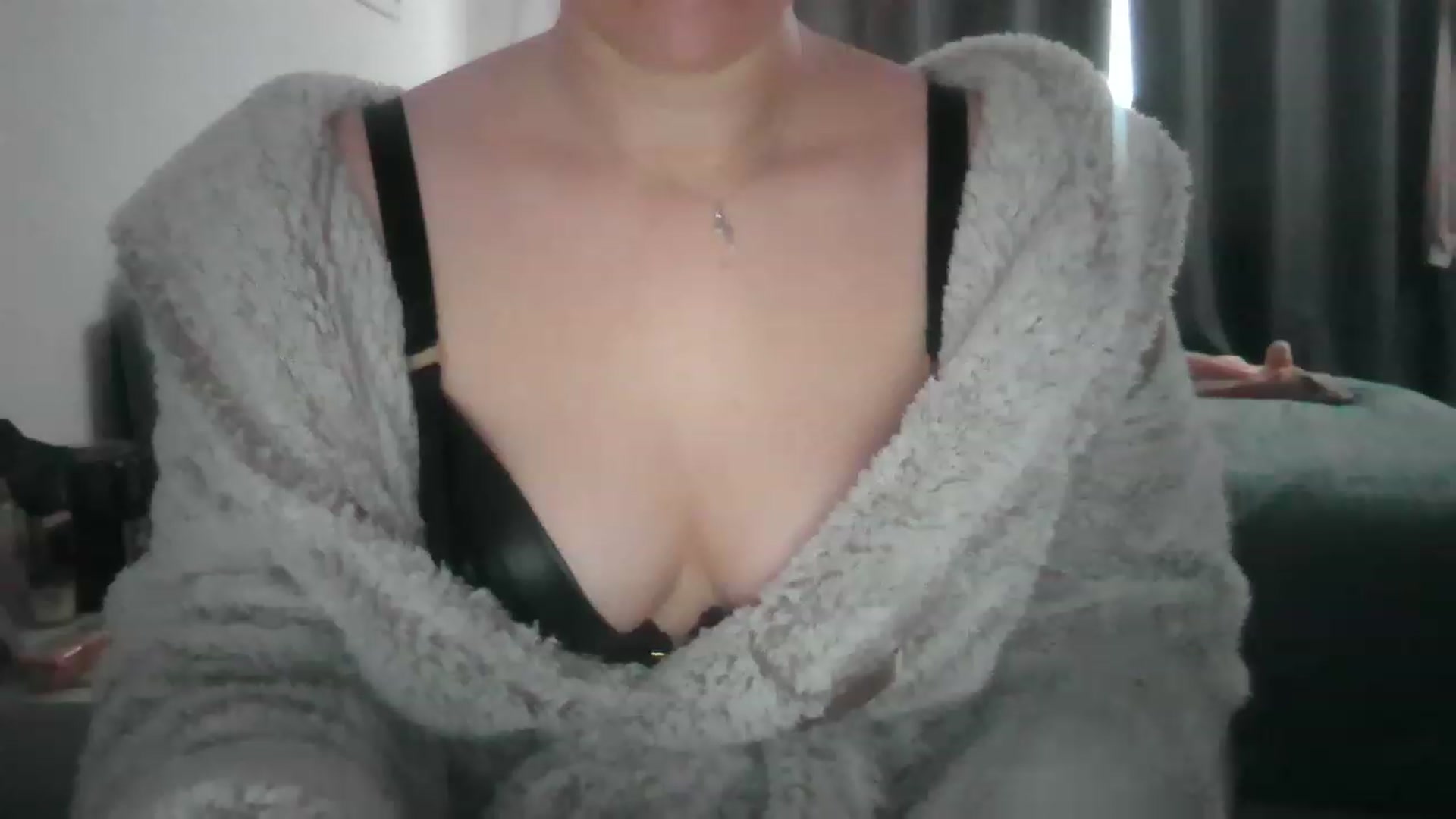 Gallery image thumbnail from H3HHH's myfreecams stream on, 03/24/2023, 15:51 image 19 of 20