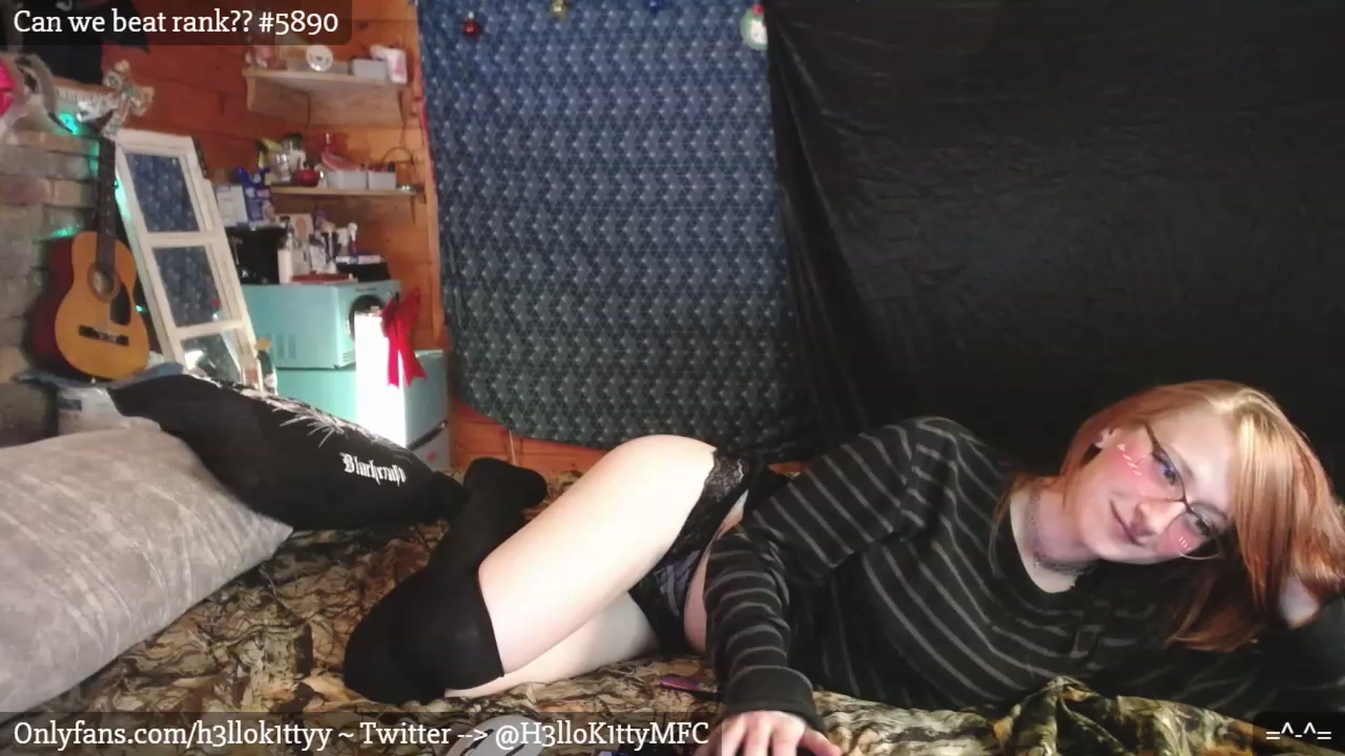 Gallery image thumbnail from H3llok1tty's myfreecams stream on, 12/22/2022, 12:11 image 13 of 20