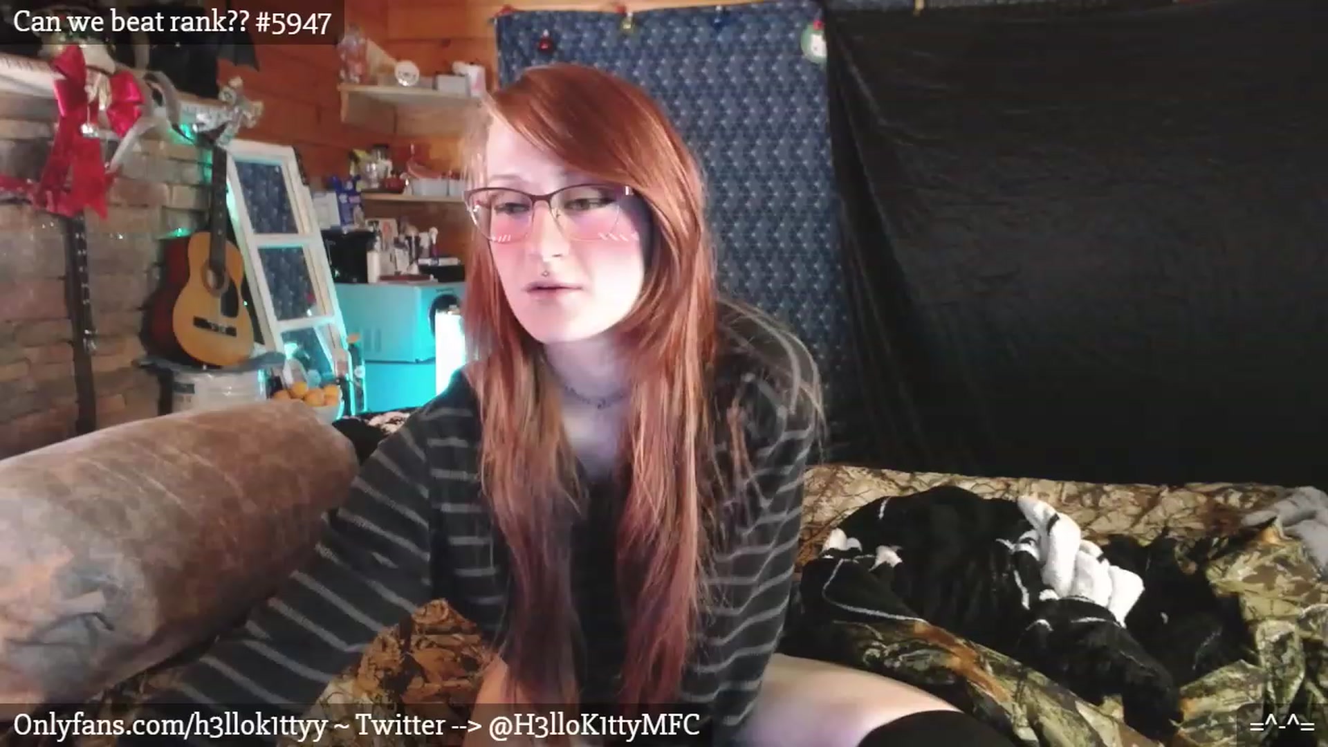 Gallery image thumbnail from H3llok1tty's myfreecams stream on, 12/22/2022, 12:11 image 11 of 20