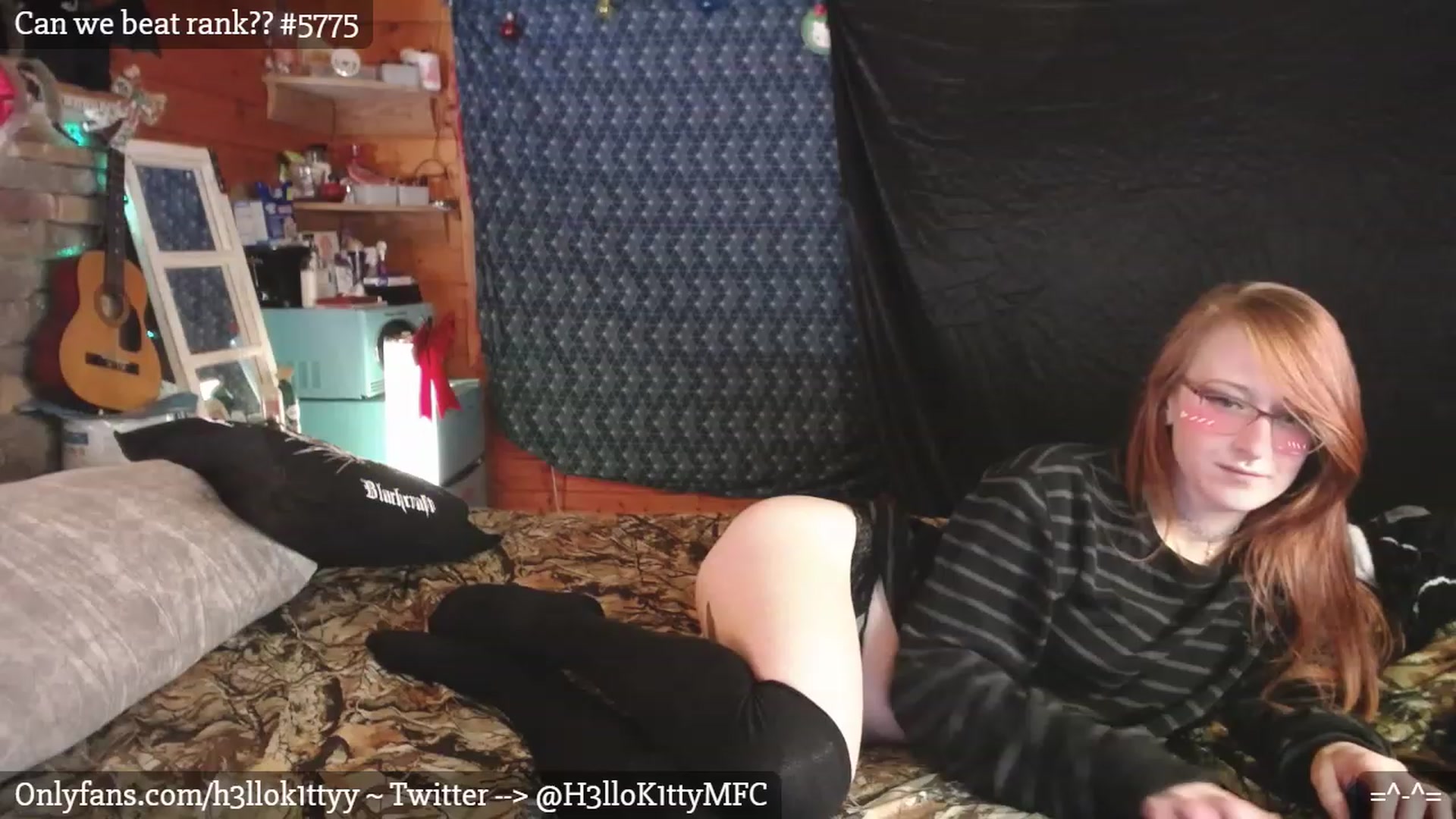 Gallery image thumbnail from H3llok1tty's myfreecams stream on, 12/22/2022, 12:11 image 17 of 20