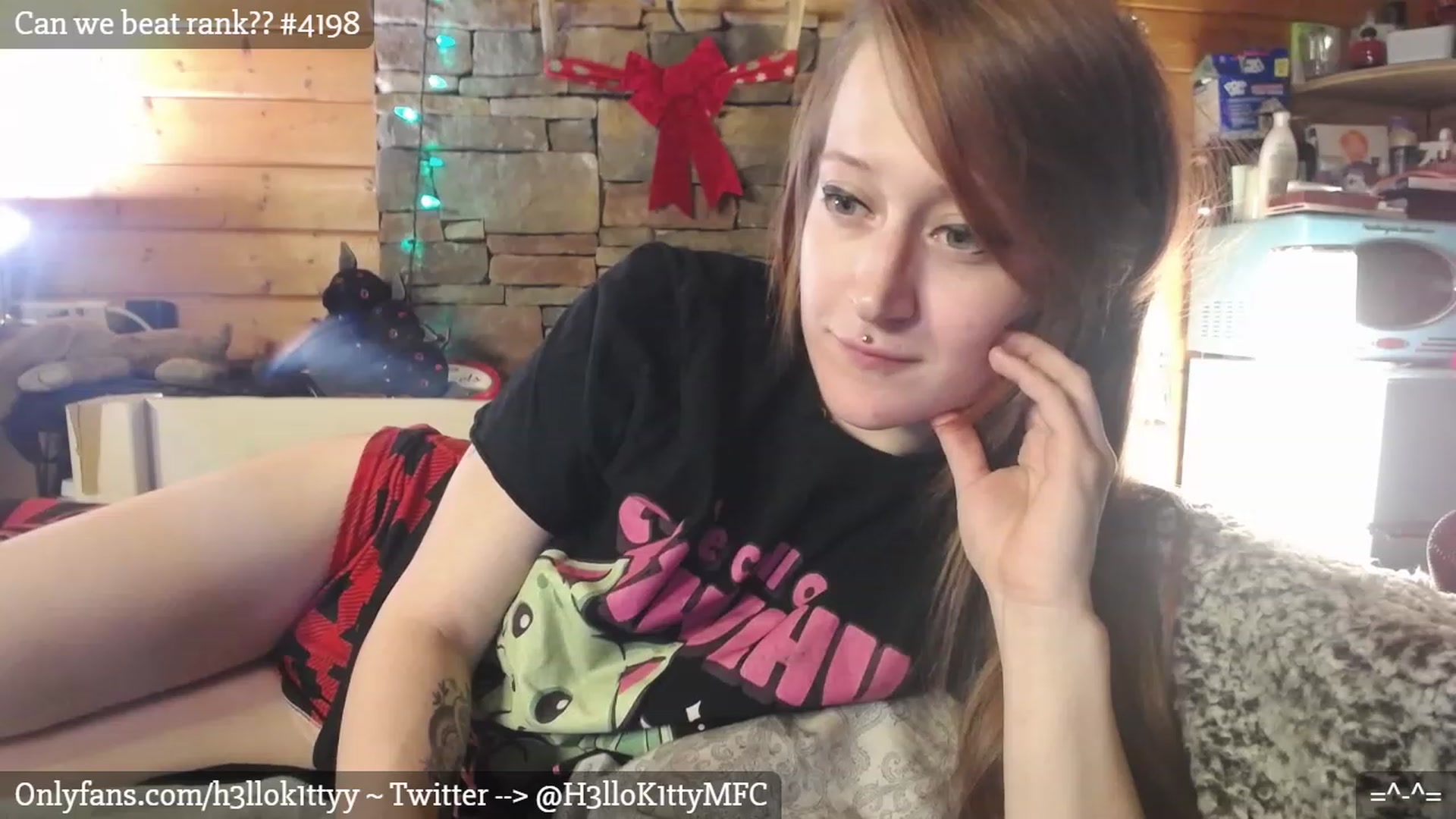 Gallery image thumbnail from H3llok1tty's myfreecams stream on, 12/29/2022, 11:39 image 11 of 20