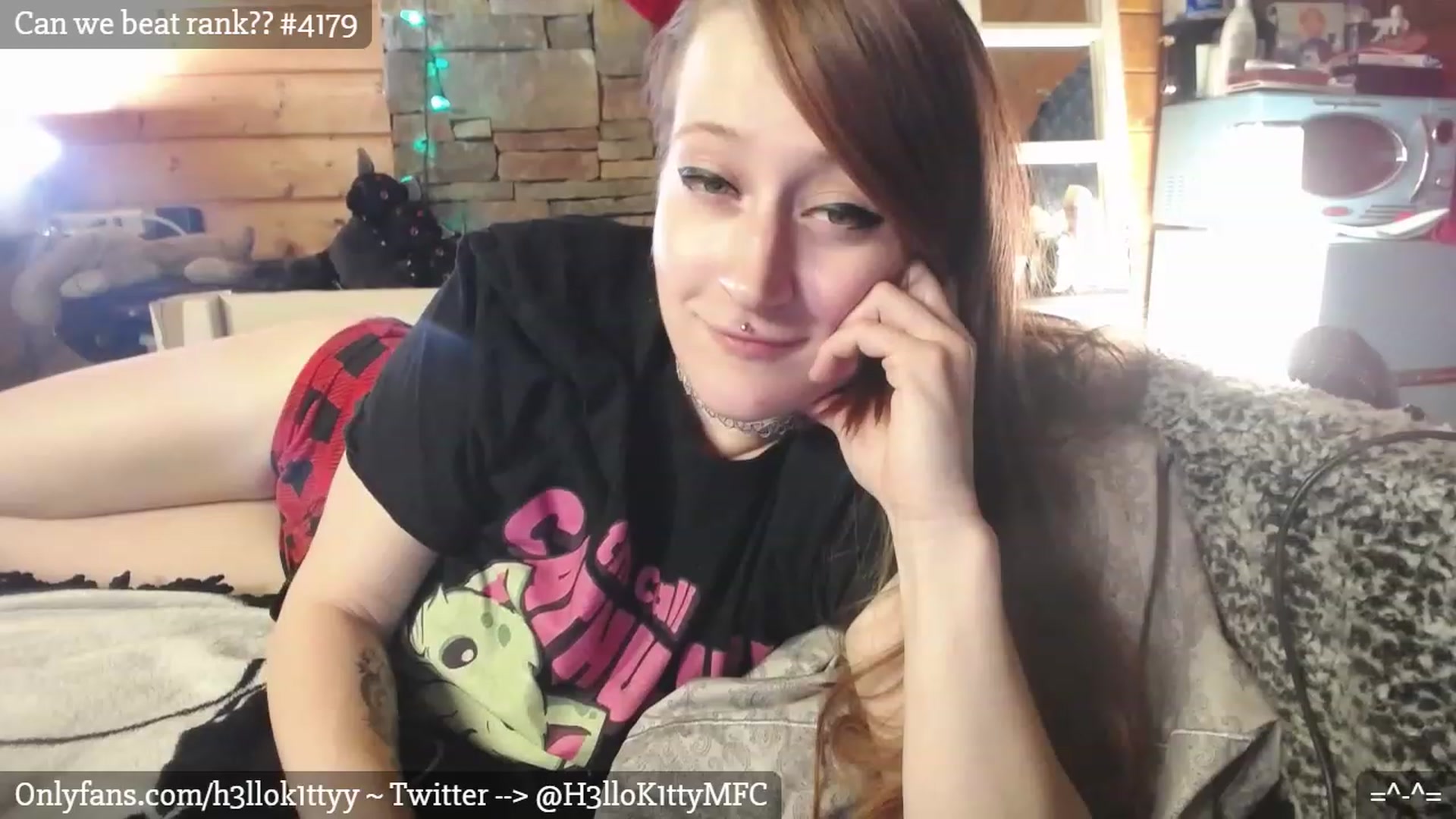 Gallery image thumbnail from H3llok1tty's myfreecams stream on, 12/29/2022, 11:39 image 17 of 20