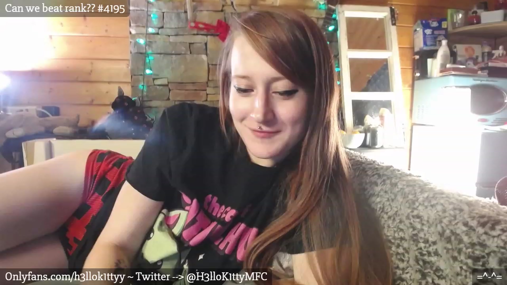 Gallery image thumbnail from H3llok1tty's myfreecams stream on, 12/29/2022, 11:39 image 13 of 20
