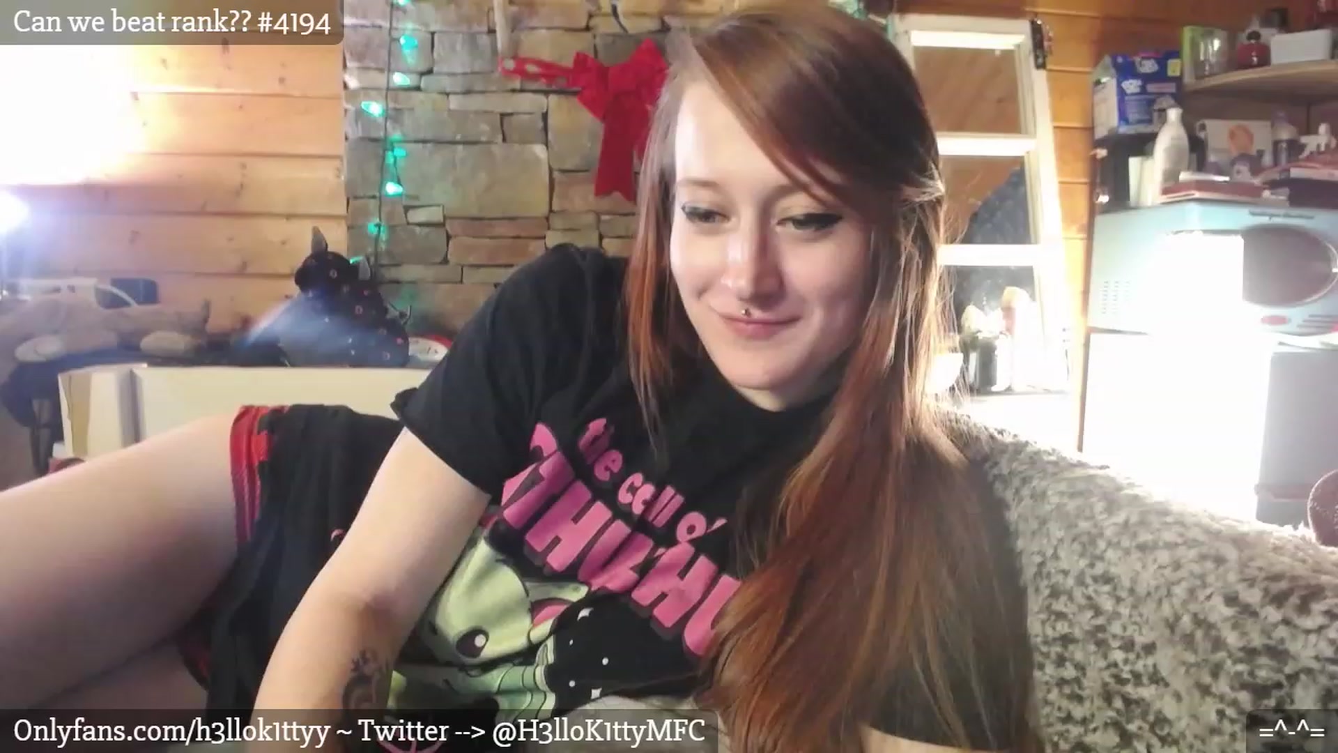 Gallery image thumbnail from H3llok1tty's myfreecams stream on, 12/29/2022, 11:39 image 12 of 20