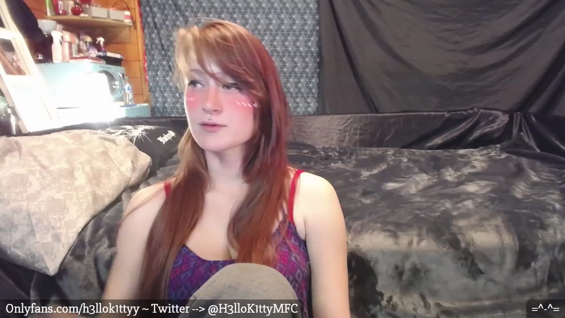 Gallery image thumbnail from H3llok1tty's myfreecams stream on, 01/05/2023, 05:41 image 17 of 20