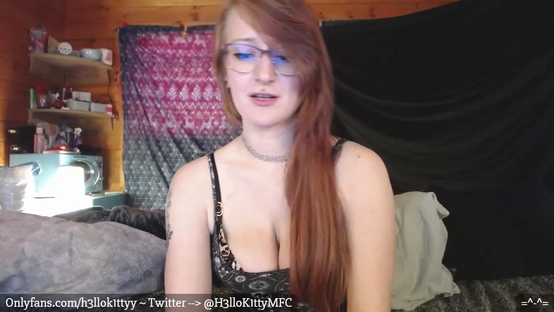 Gallery image thumbnail from H3llok1tty's myfreecams stream on, 01/15/2023, 15:21 image 15 of 20