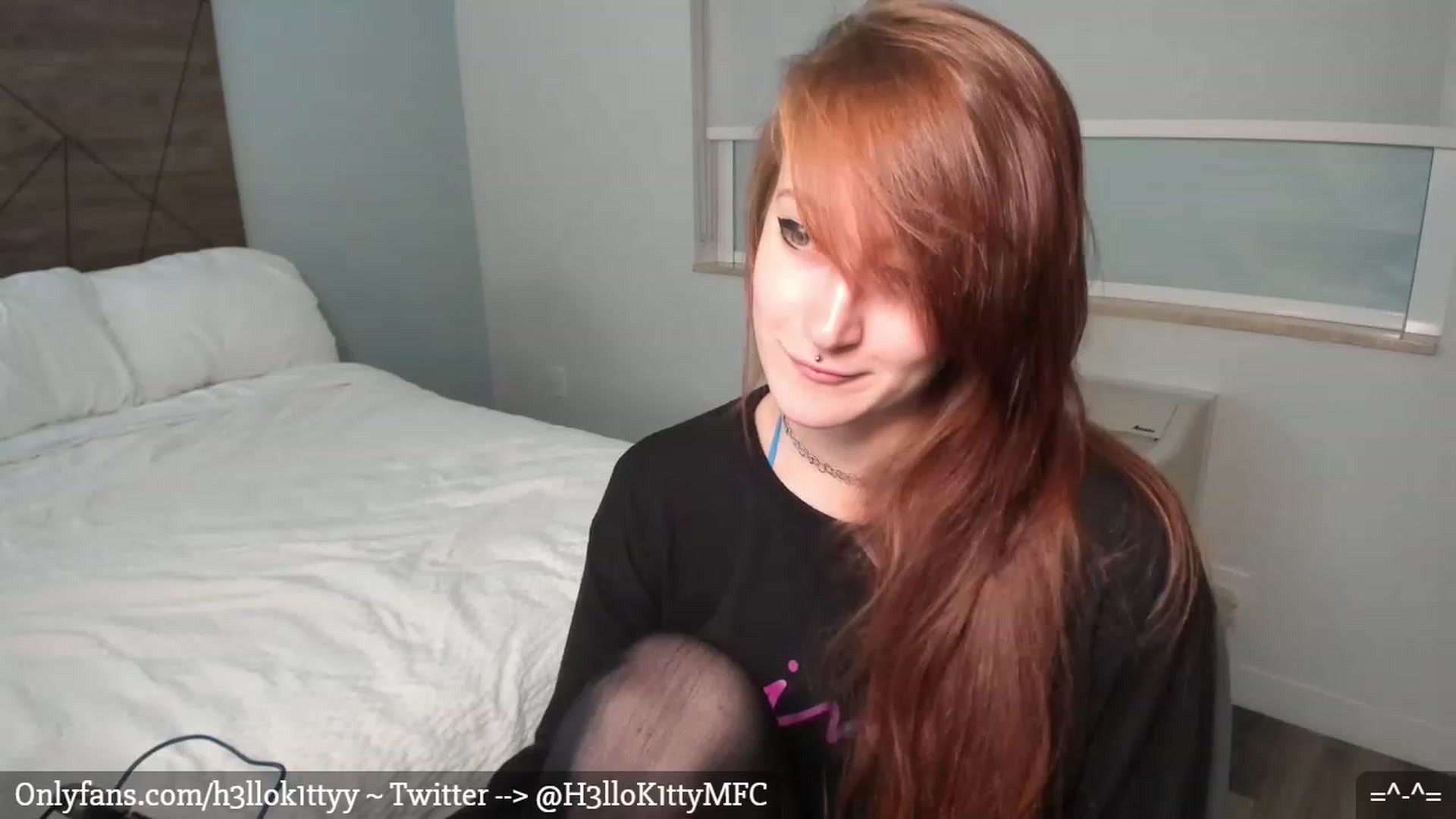 Gallery image thumbnail from H3llok1tty's myfreecams stream on, 01/29/2023, 04:41 image 19 of 20