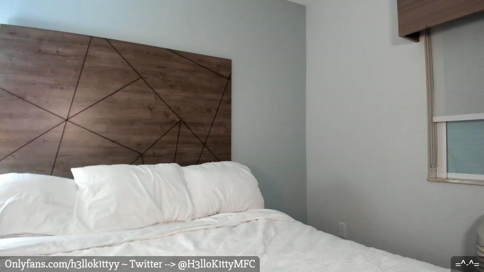 Gallery image thumbnail from H3llok1tty's myfreecams stream on, 01/29/2023, 07:51 image 4 of 20